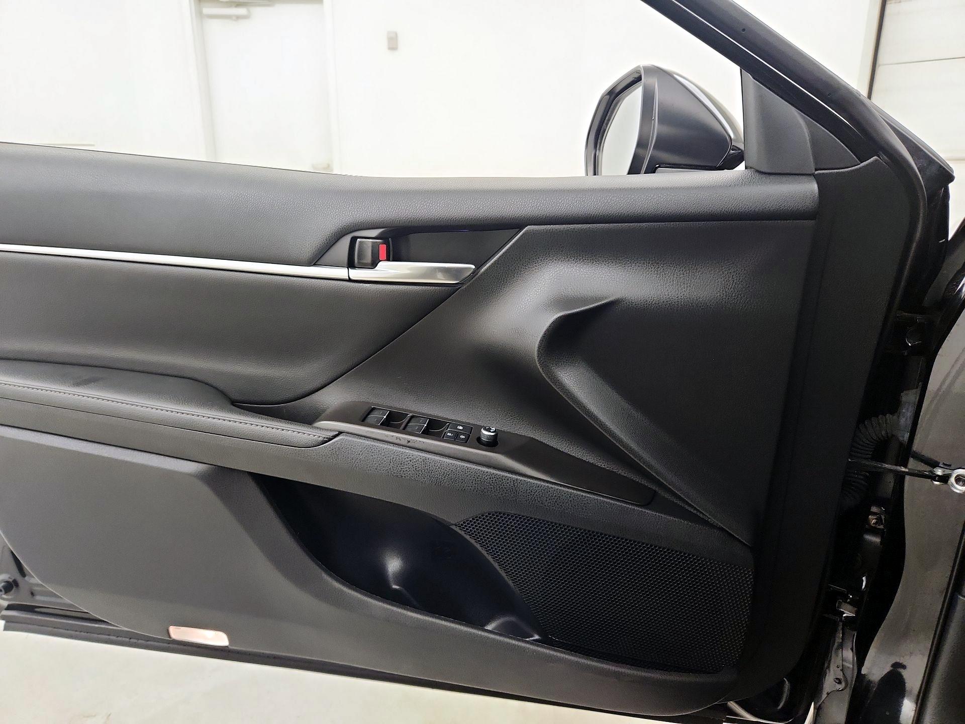 Thumbnail: 2022 Toyota Camry - 12