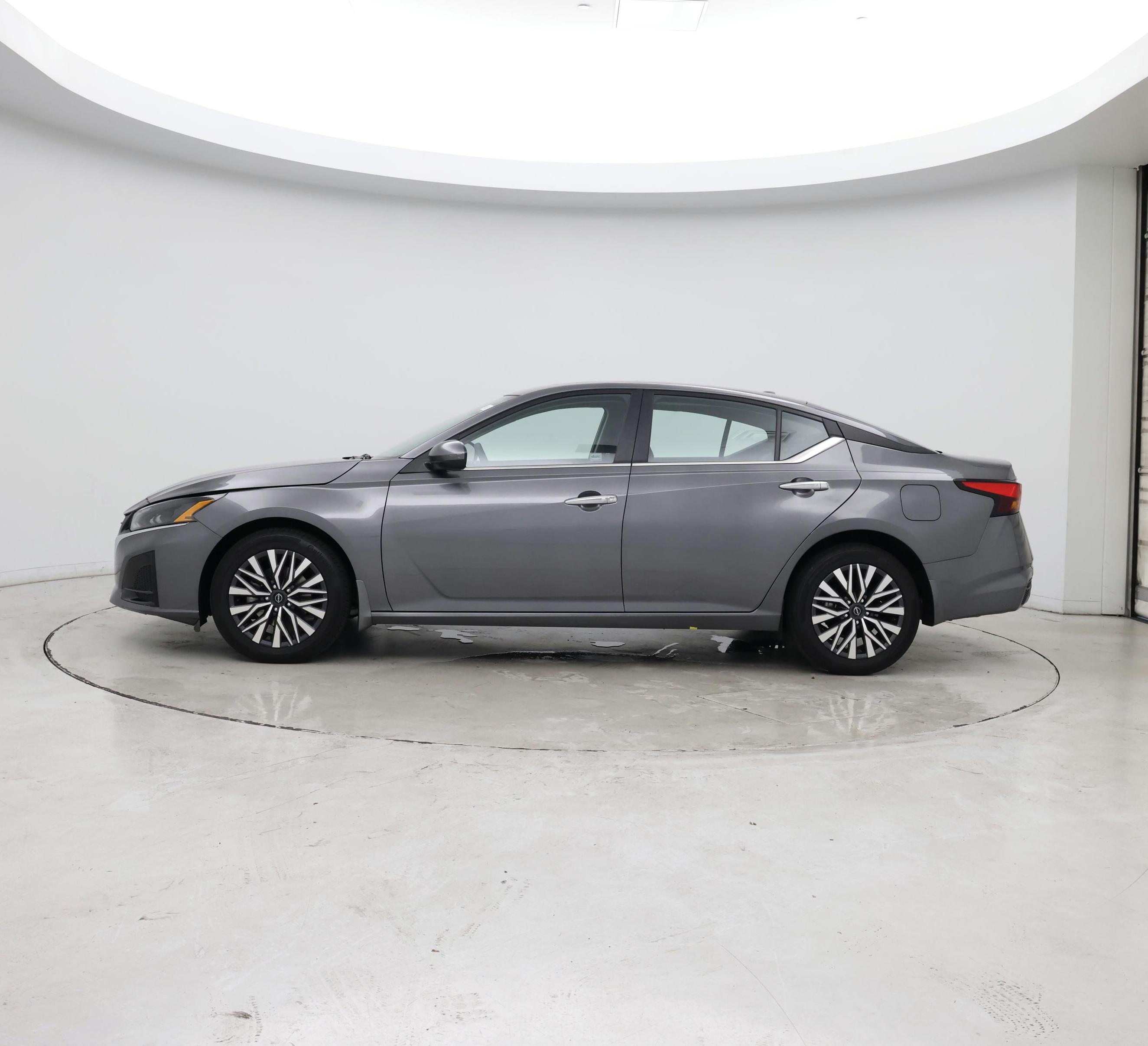 Thumbnail: 2024 Nissan Altima - 3