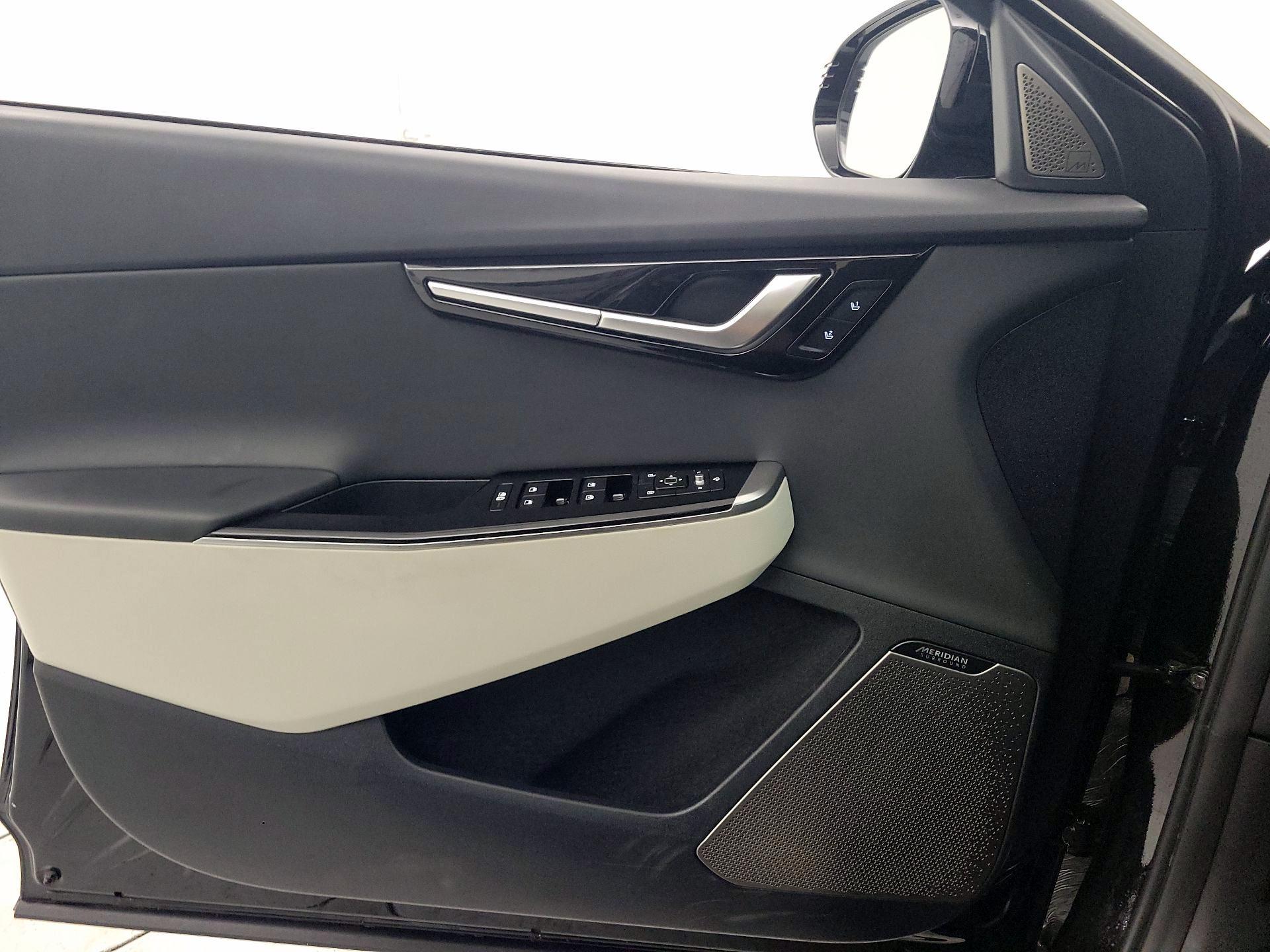 Thumbnail: 2024 Kia EV6 - 12