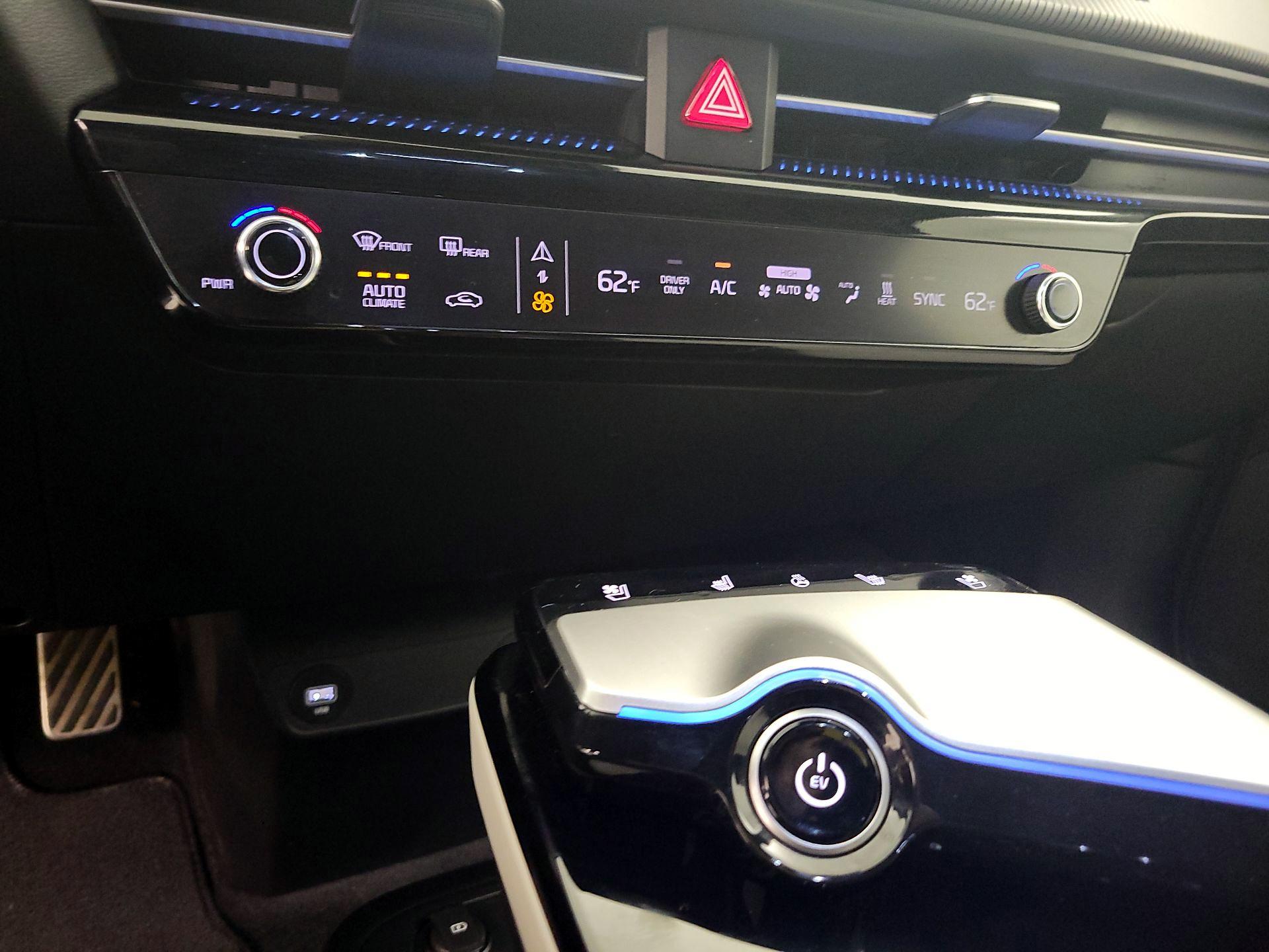 Thumbnail: 2024 Kia EV6 - 16