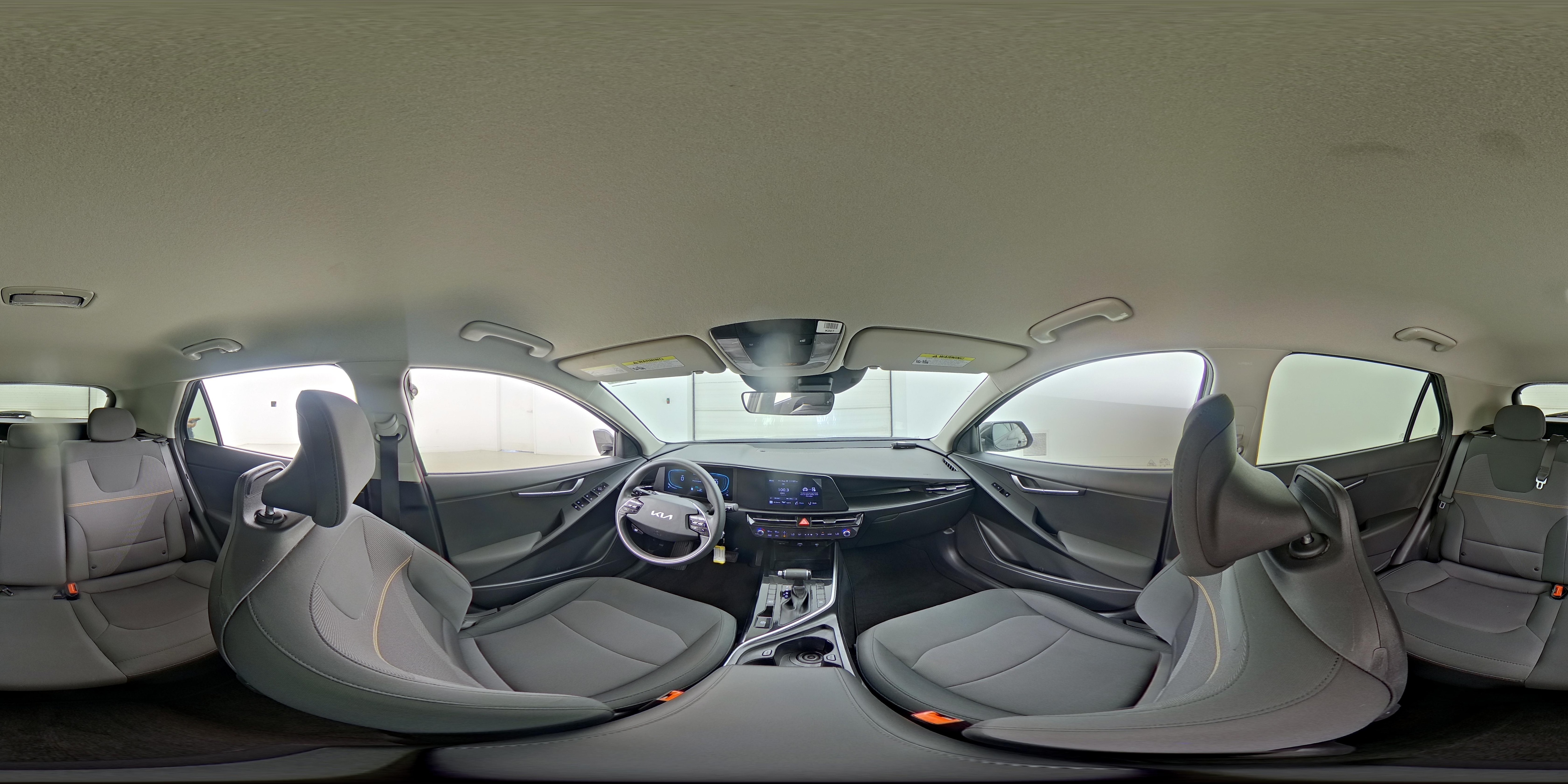 2024 Kia Niro LX - Photo 24