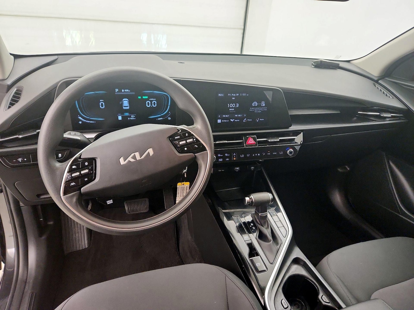 2024 Kia Niro LX - Photo 10