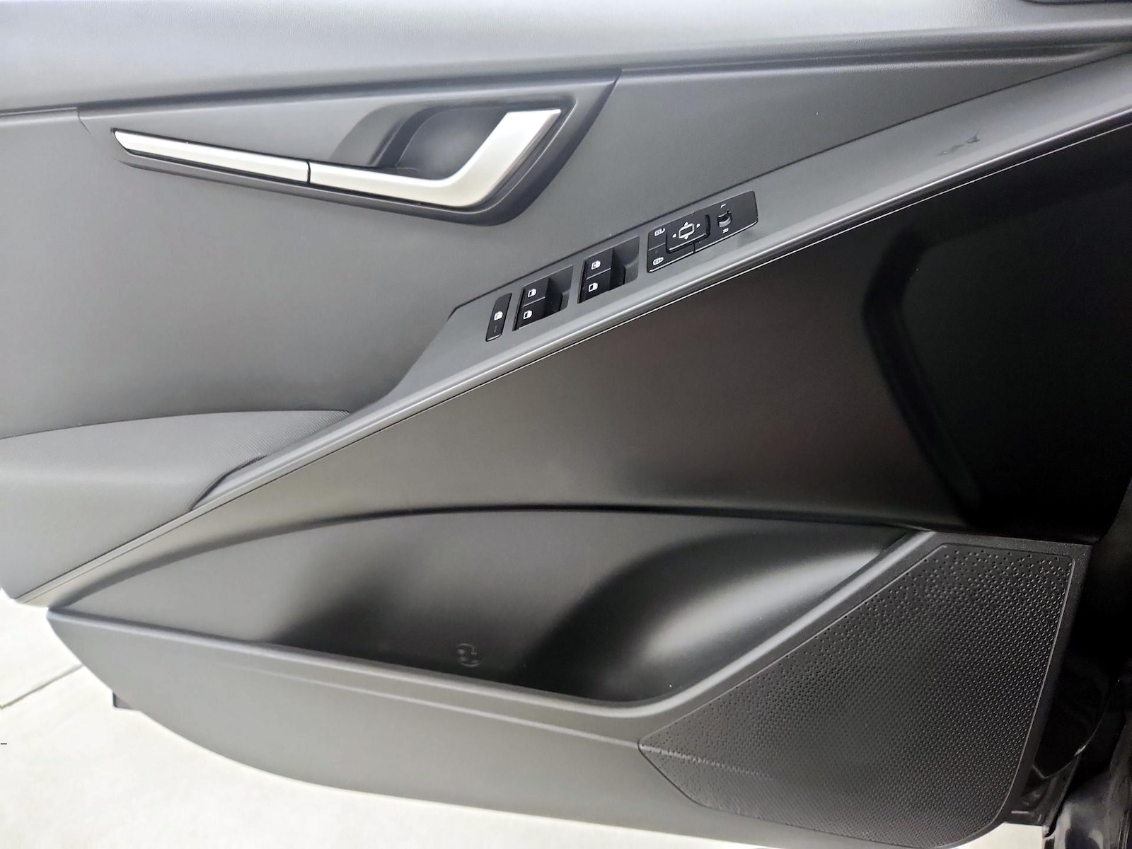2024 Kia Niro LX - Photo 13