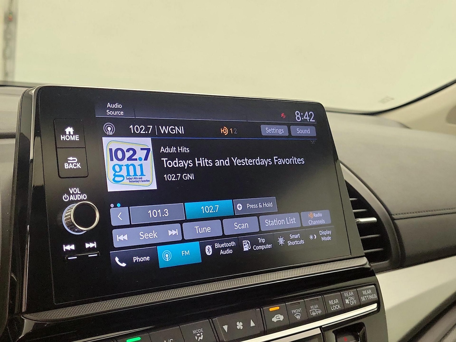 2025 Honda Odyssey EX-L - Photo 16