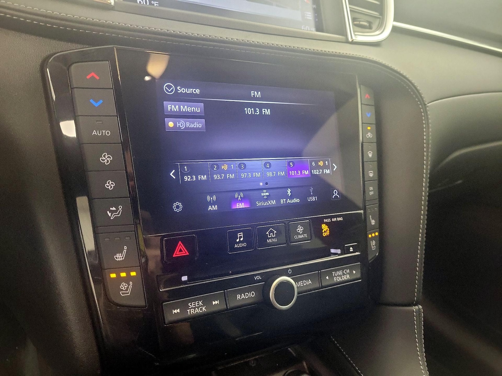 2025 INFINITI QX55 Essential - Photo 18