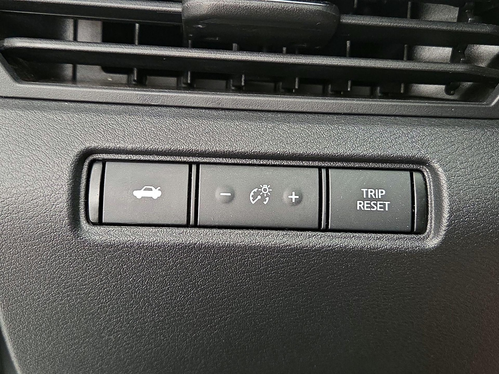 2020 Nissan Altima SR - Photo 14