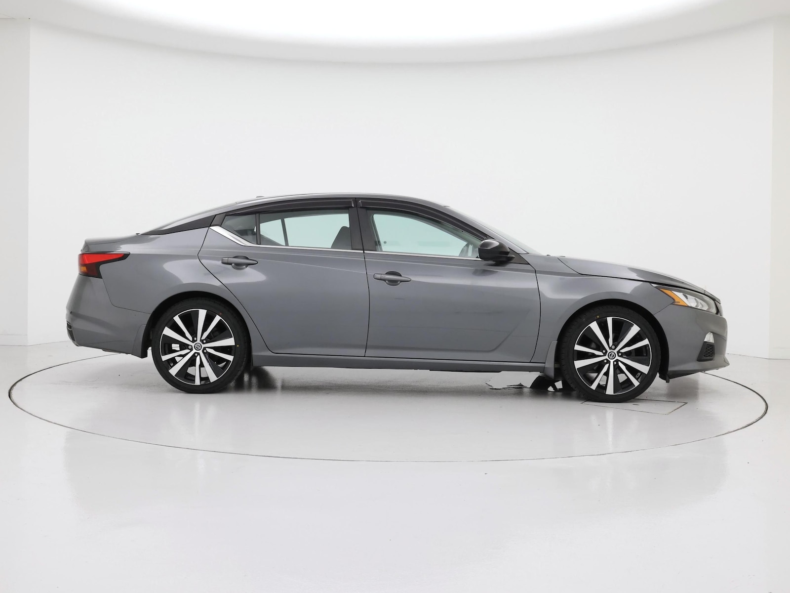 2020 Nissan Altima SR - Photo 8