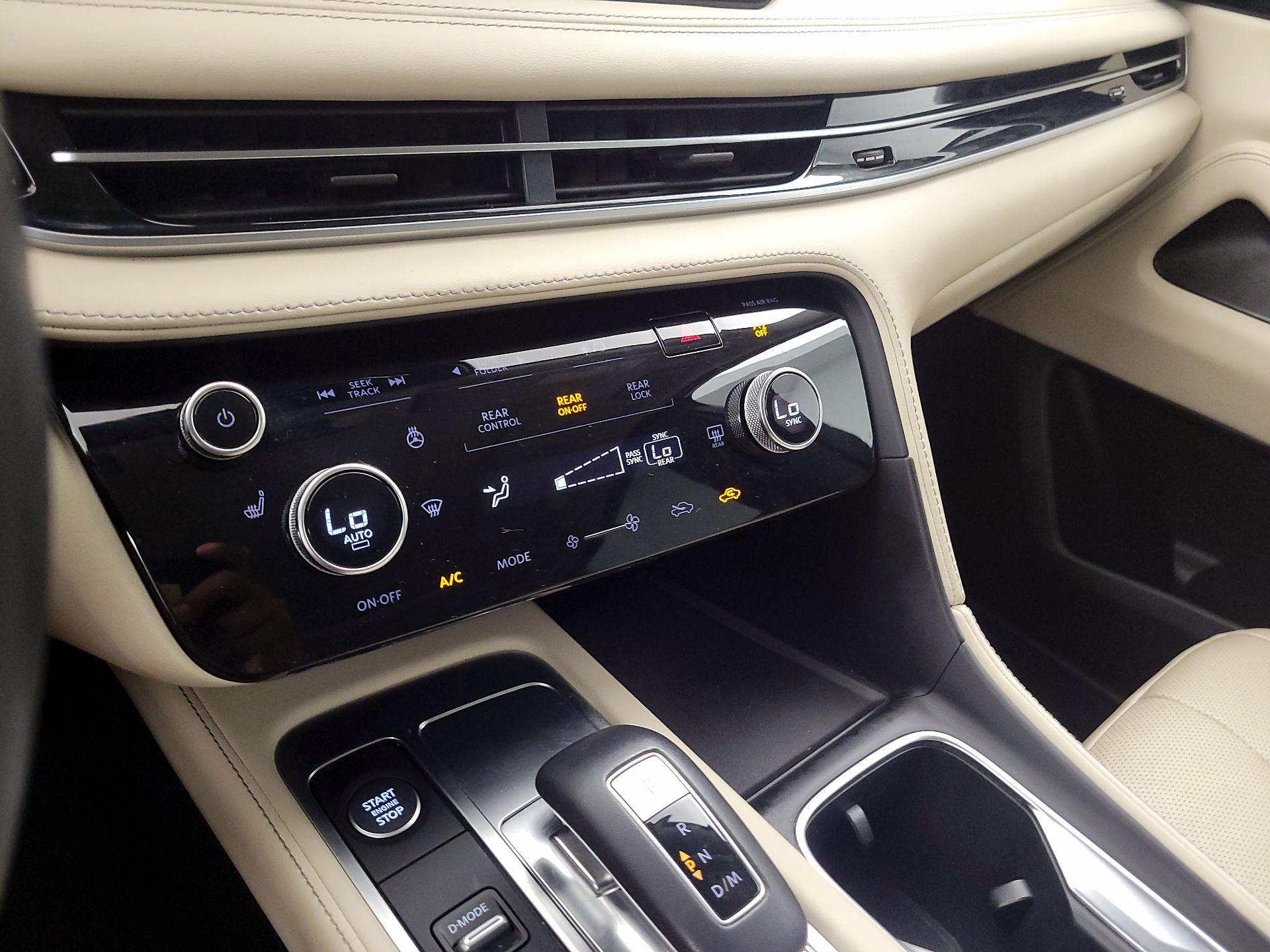 Thumbnail: 2023 INFINITI QX60 - 16