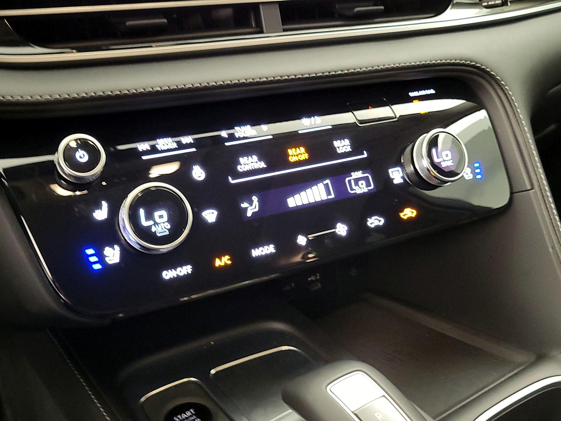 Thumbnail: 2026 INFINITI QX60 - 16