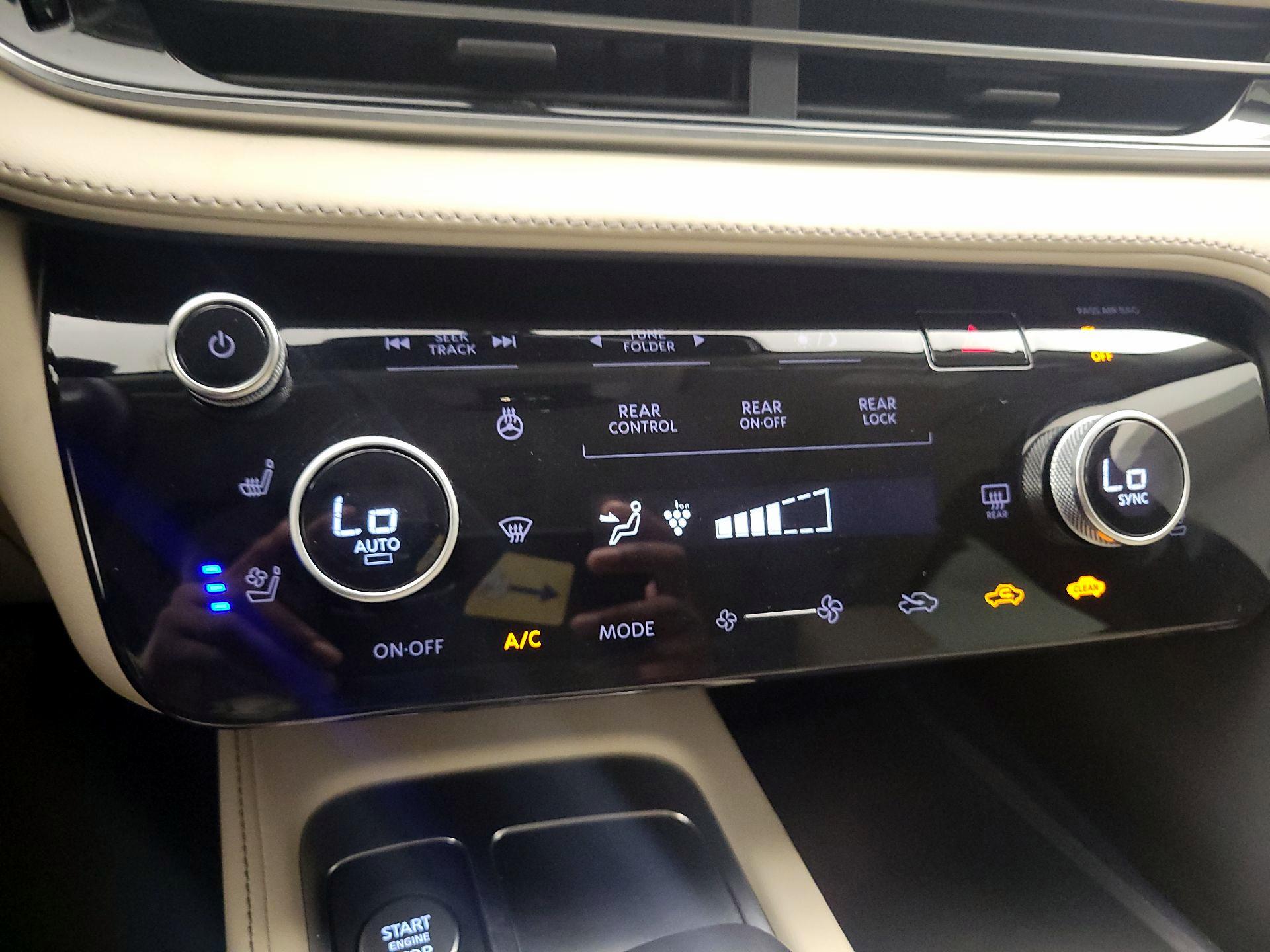 Thumbnail: 2023 INFINITI QX60 - 16