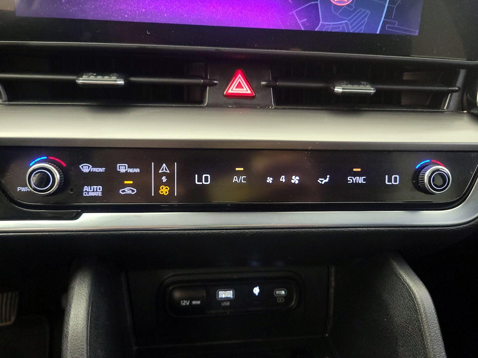 2024 Kia Sportage EX - Photo 18