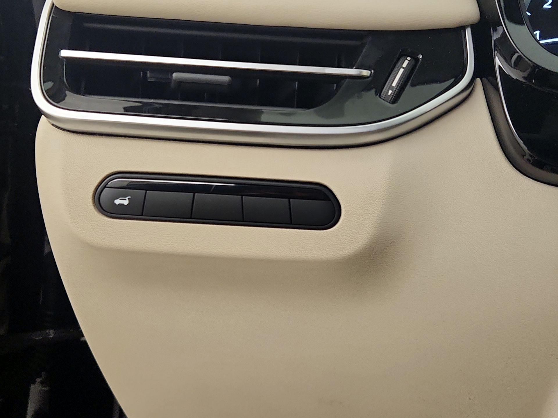 Thumbnail: 2023 INFINITI QX60 - 13