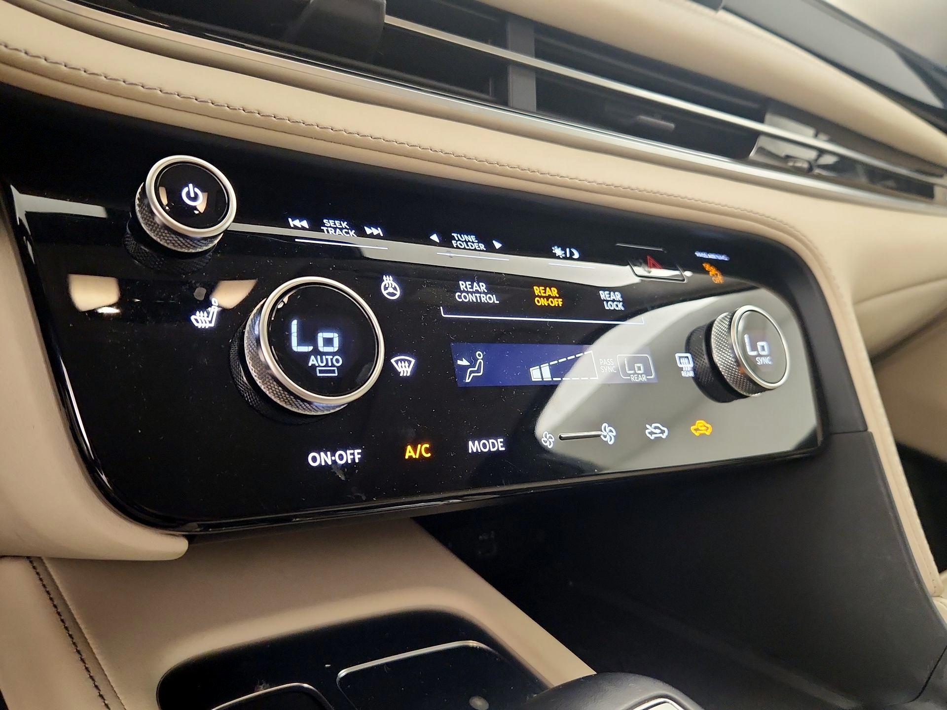 Thumbnail: 2023 INFINITI QX60 - 16