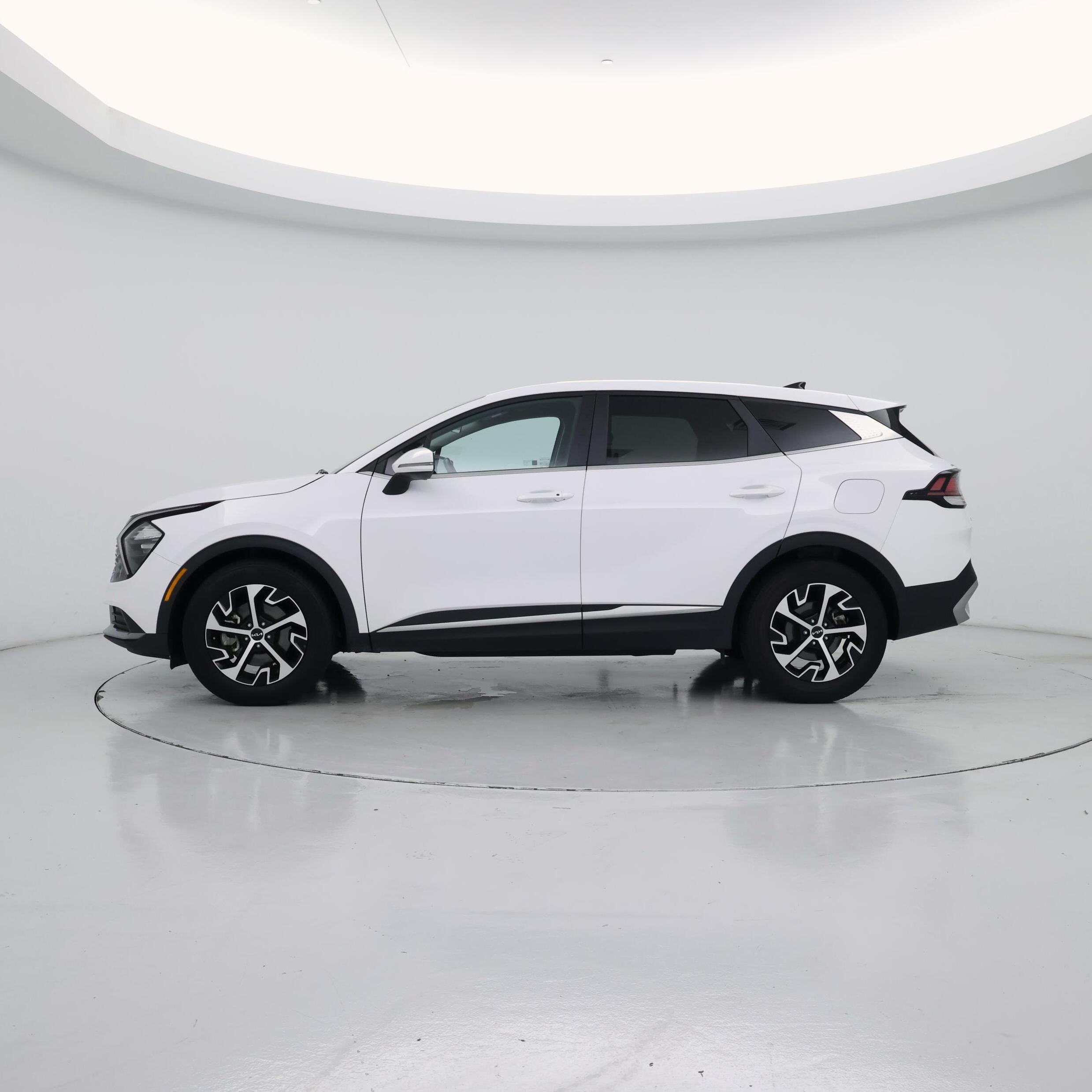 Thumbnail: 2023 Kia Sportage - 3