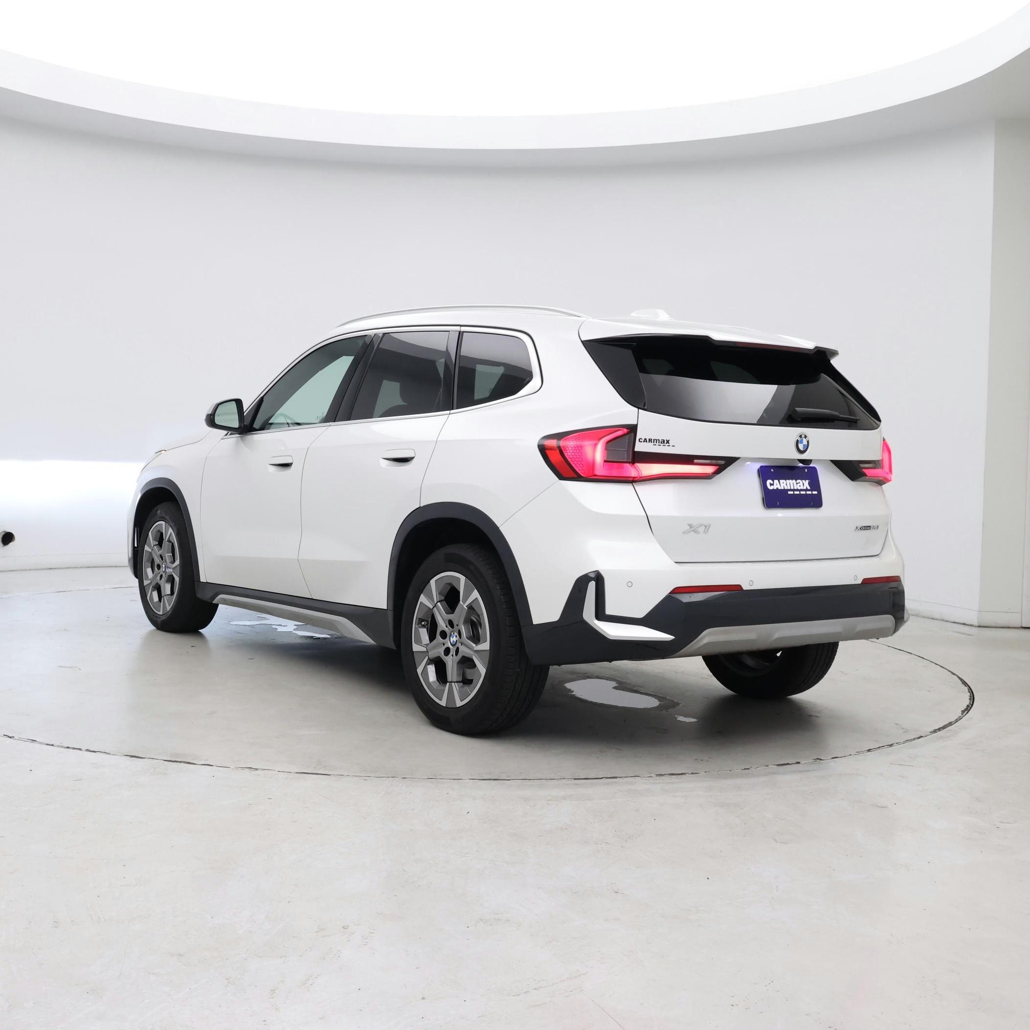 Thumbnail: 2023 BMW X1 - 2