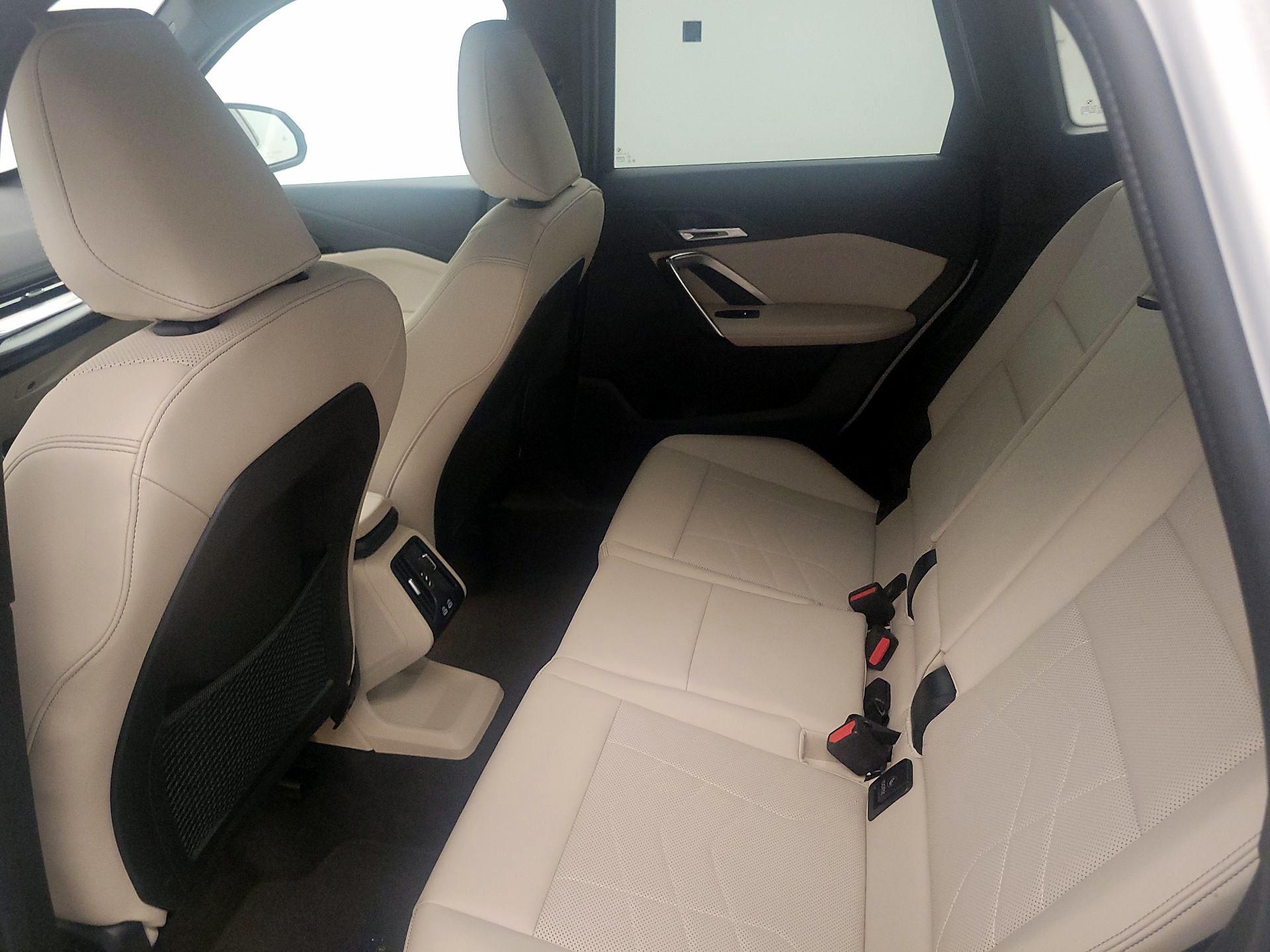 Thumbnail: 2023 BMW X1 - 20