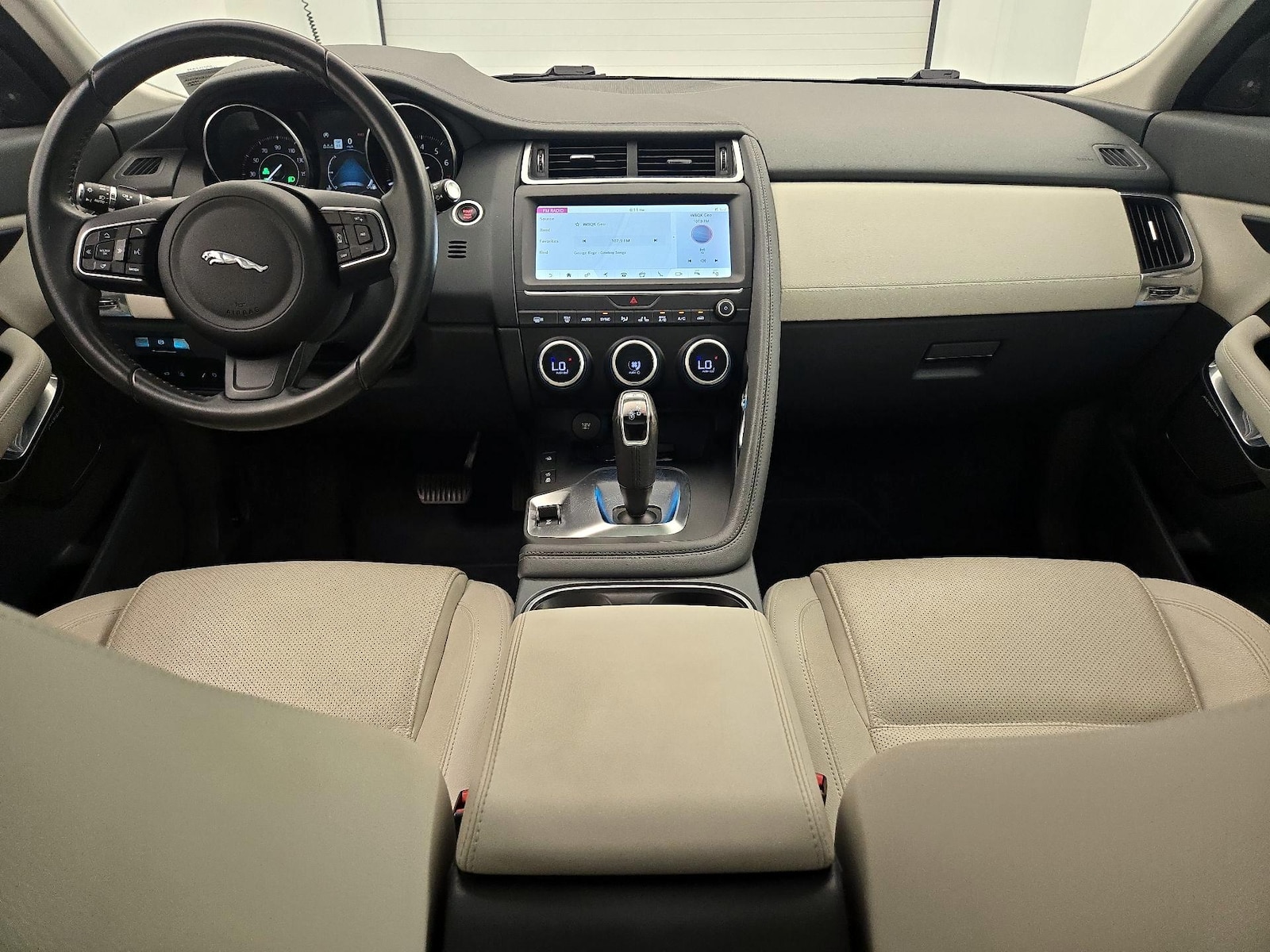2020 Jaguar E-PACE SE - Photo 10