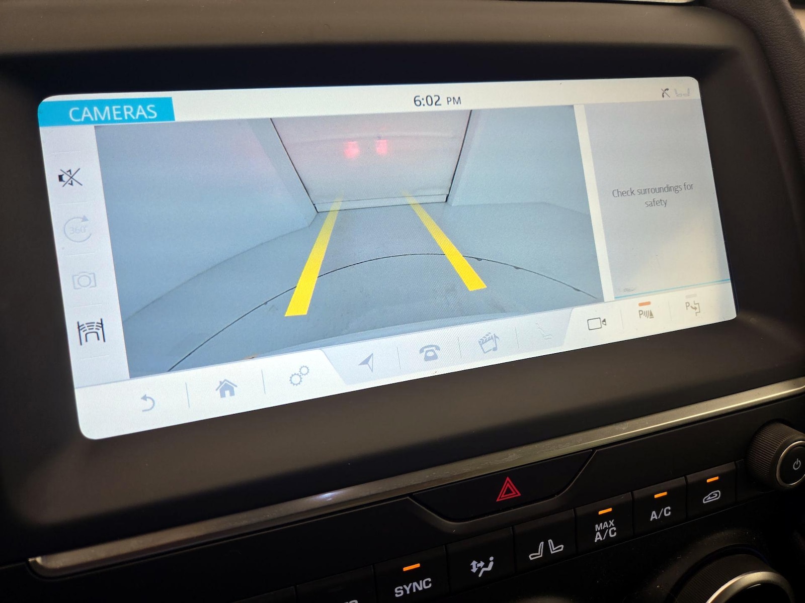 2020 Jaguar E-PACE SE - Photo 16