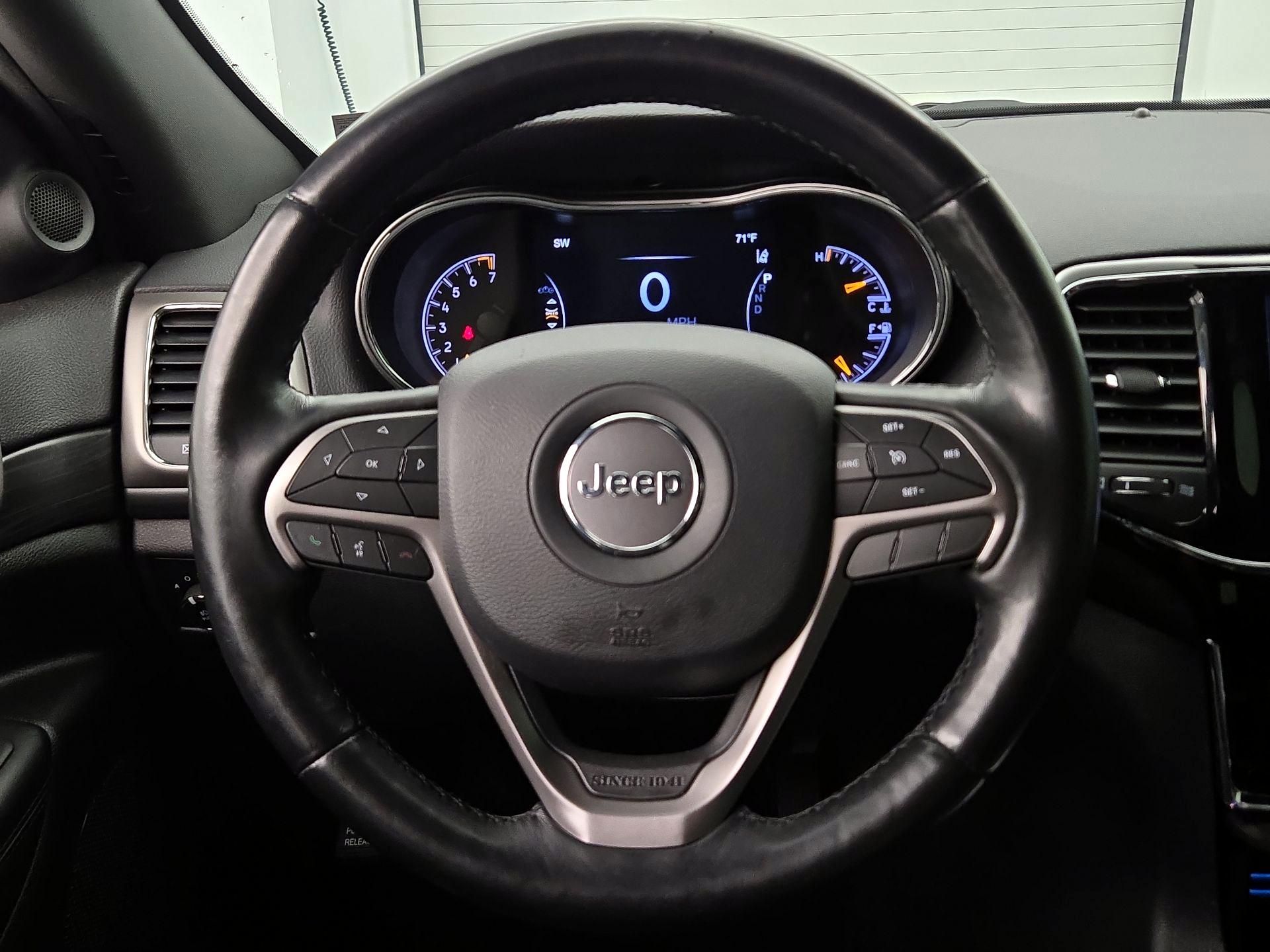 Thumbnail: 2020 Jeep Grand Cherokee - 10