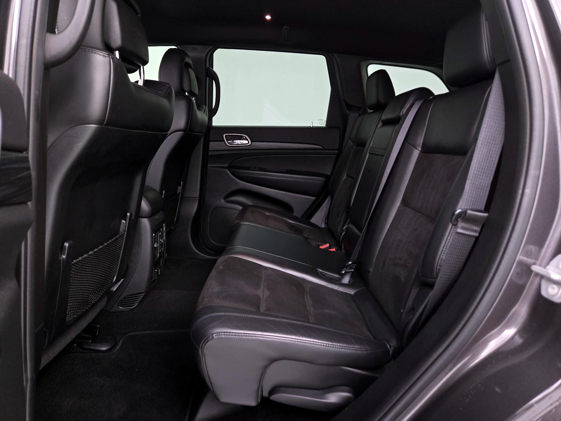 Thumbnail: 2020 Jeep Grand Cherokee - 20