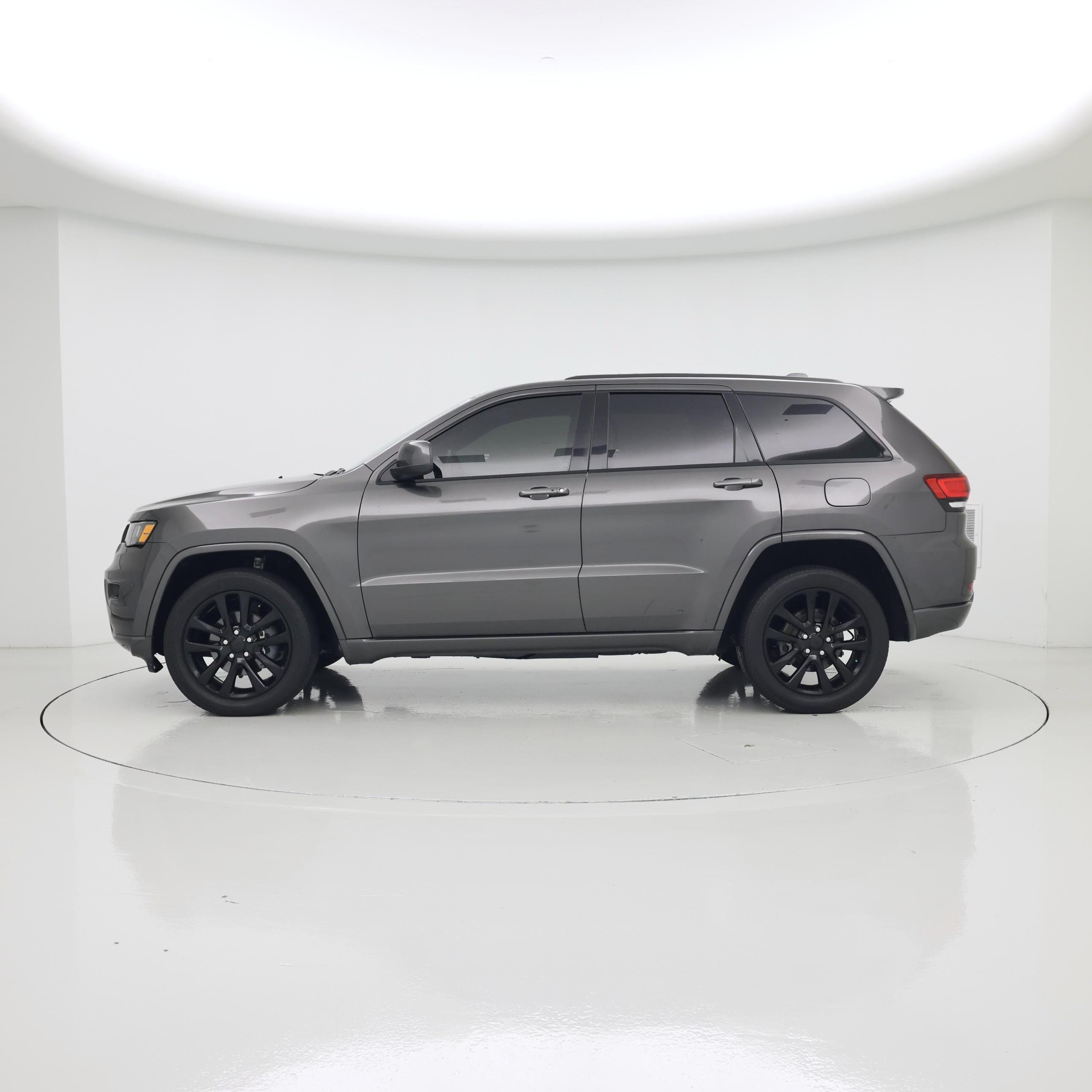 Thumbnail: 2020 Jeep Grand Cherokee - 3
