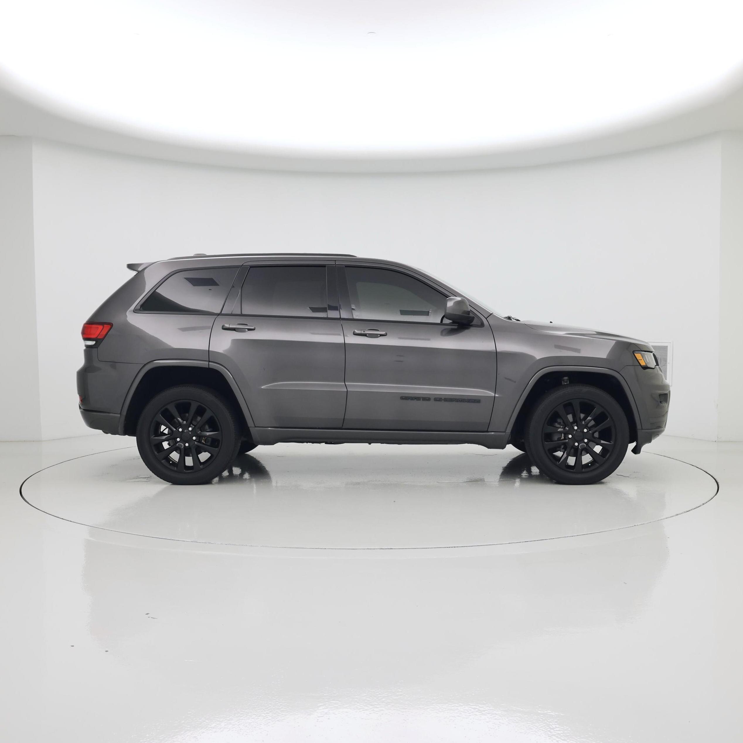 Thumbnail: 2020 Jeep Grand Cherokee - 7