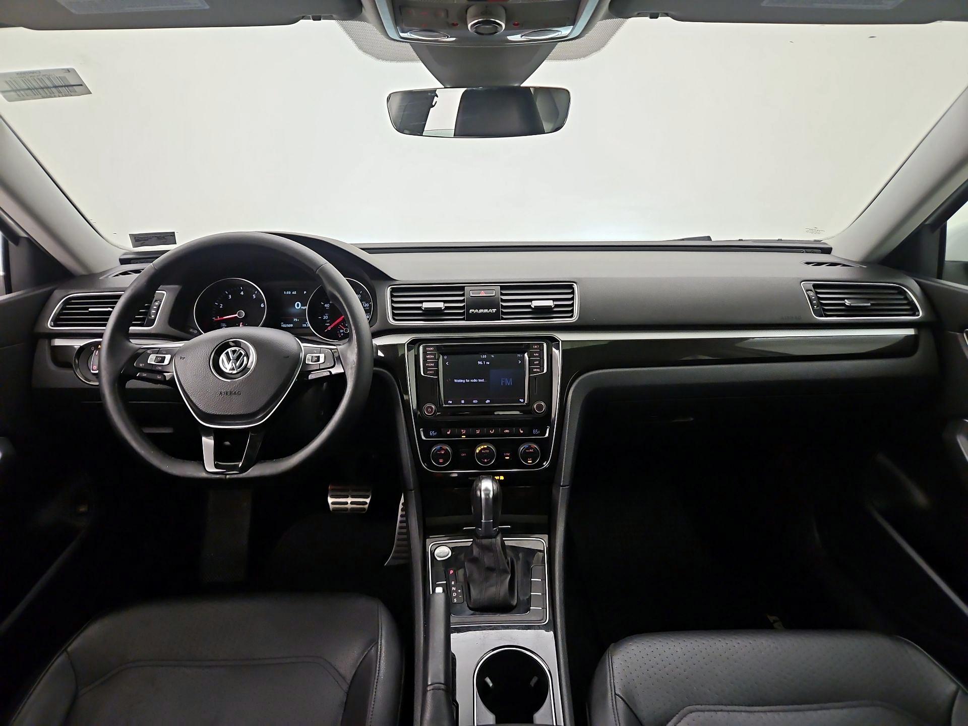 Thumbnail: 2019 Volkswagen Passat - 9