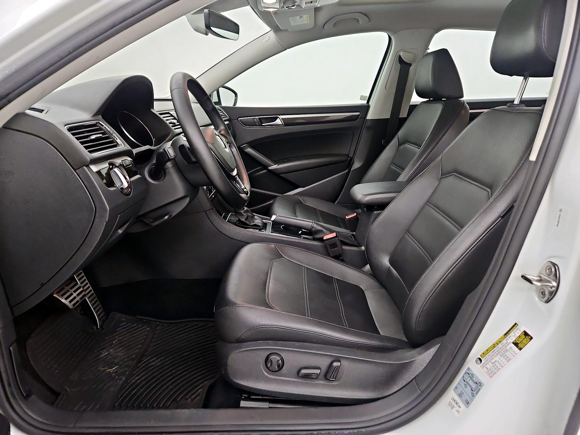 Thumbnail: 2019 Volkswagen Passat - 11