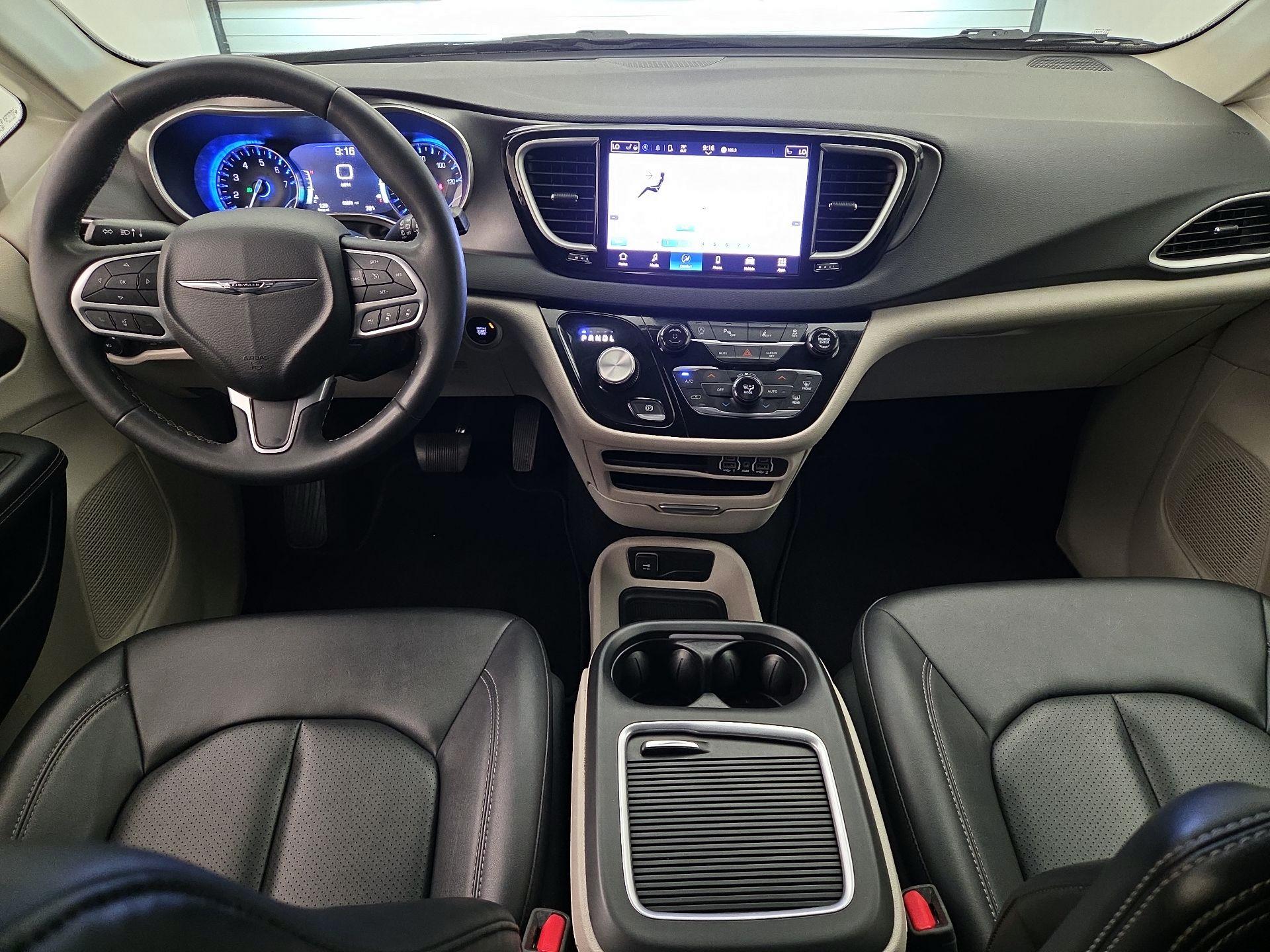 Thumbnail: 2024 Chrysler Pacifica - 9