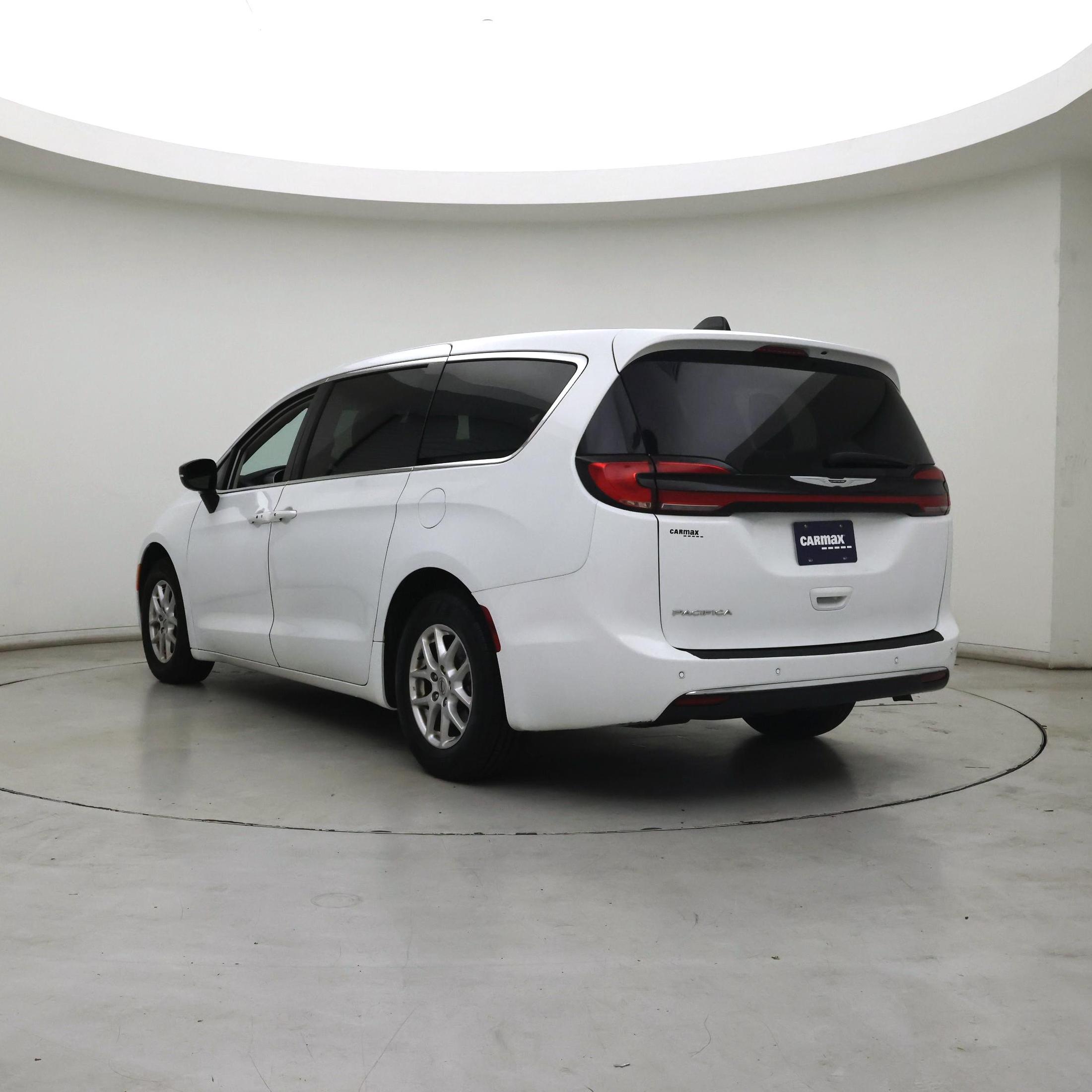 Thumbnail: 2024 Chrysler Pacifica - 2