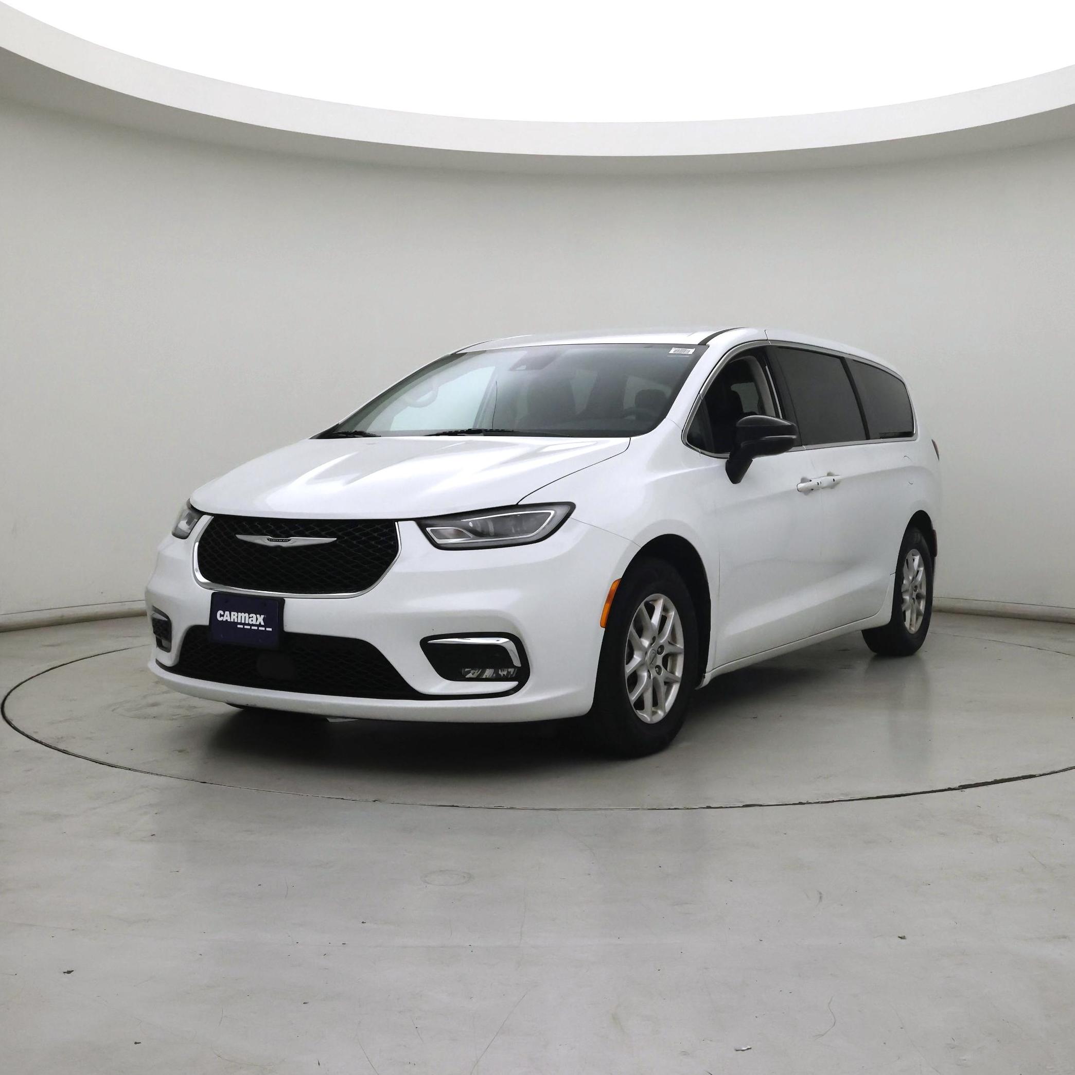 Thumbnail: 2024 Chrysler Pacifica - 4