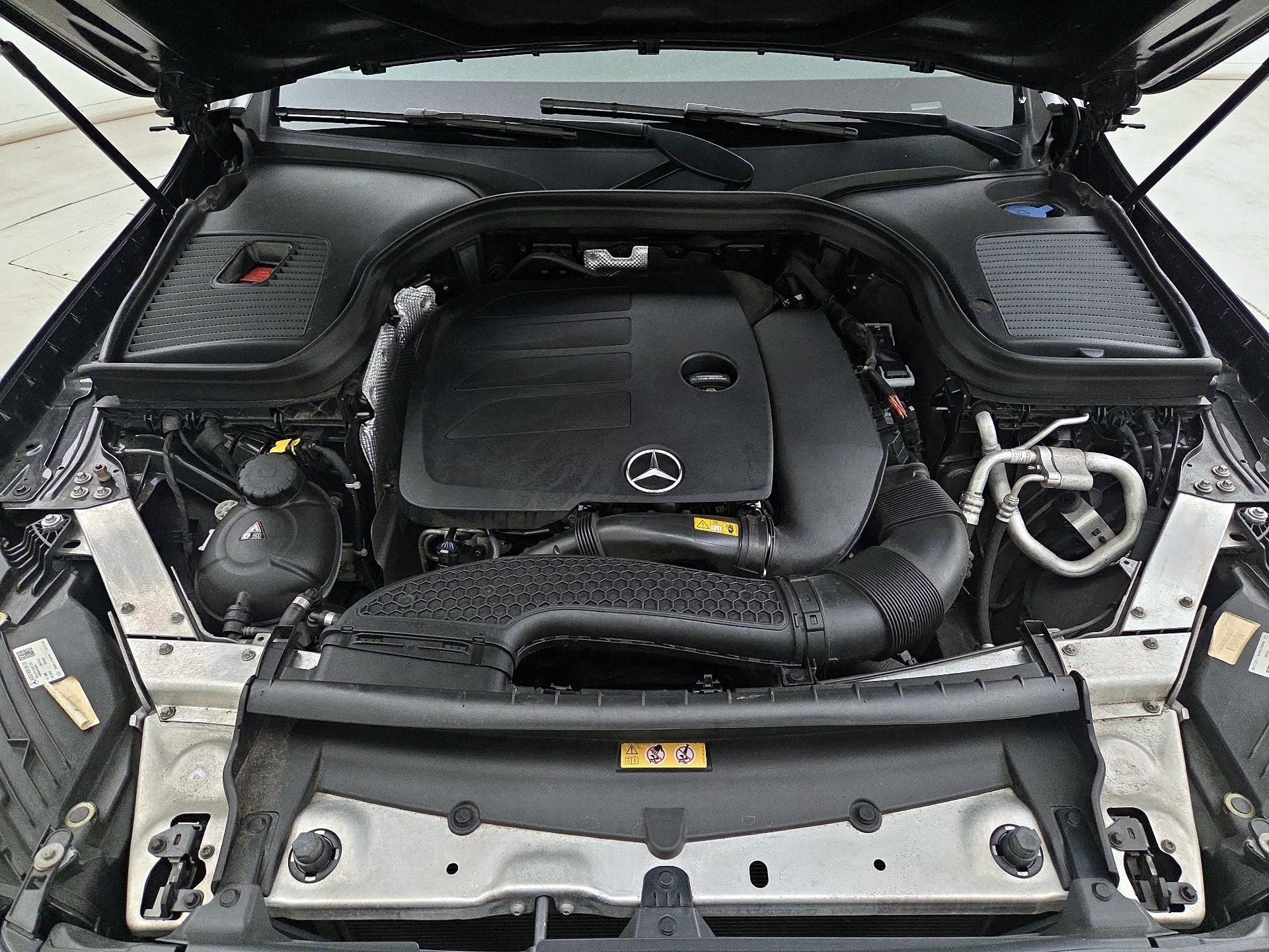 Thumbnail: 2021 Mercedes-Benz GLC - 20