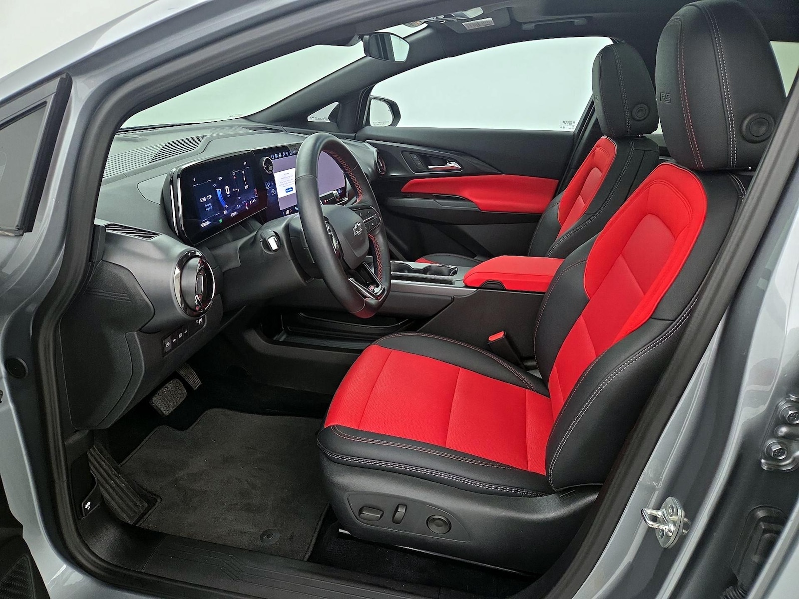 2025 Chevrolet Equinox EV RS - Photo 12