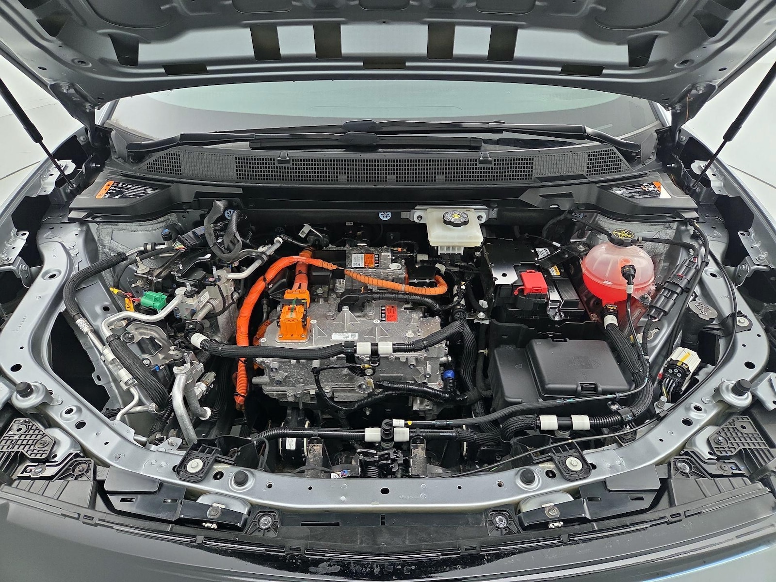 2025 Chevrolet Equinox EV RS - Photo 23