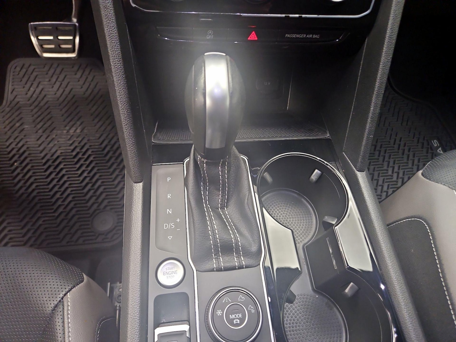 2023 Volkswagen Atlas Cross Sport SEL Premium R-Line - Photo 19