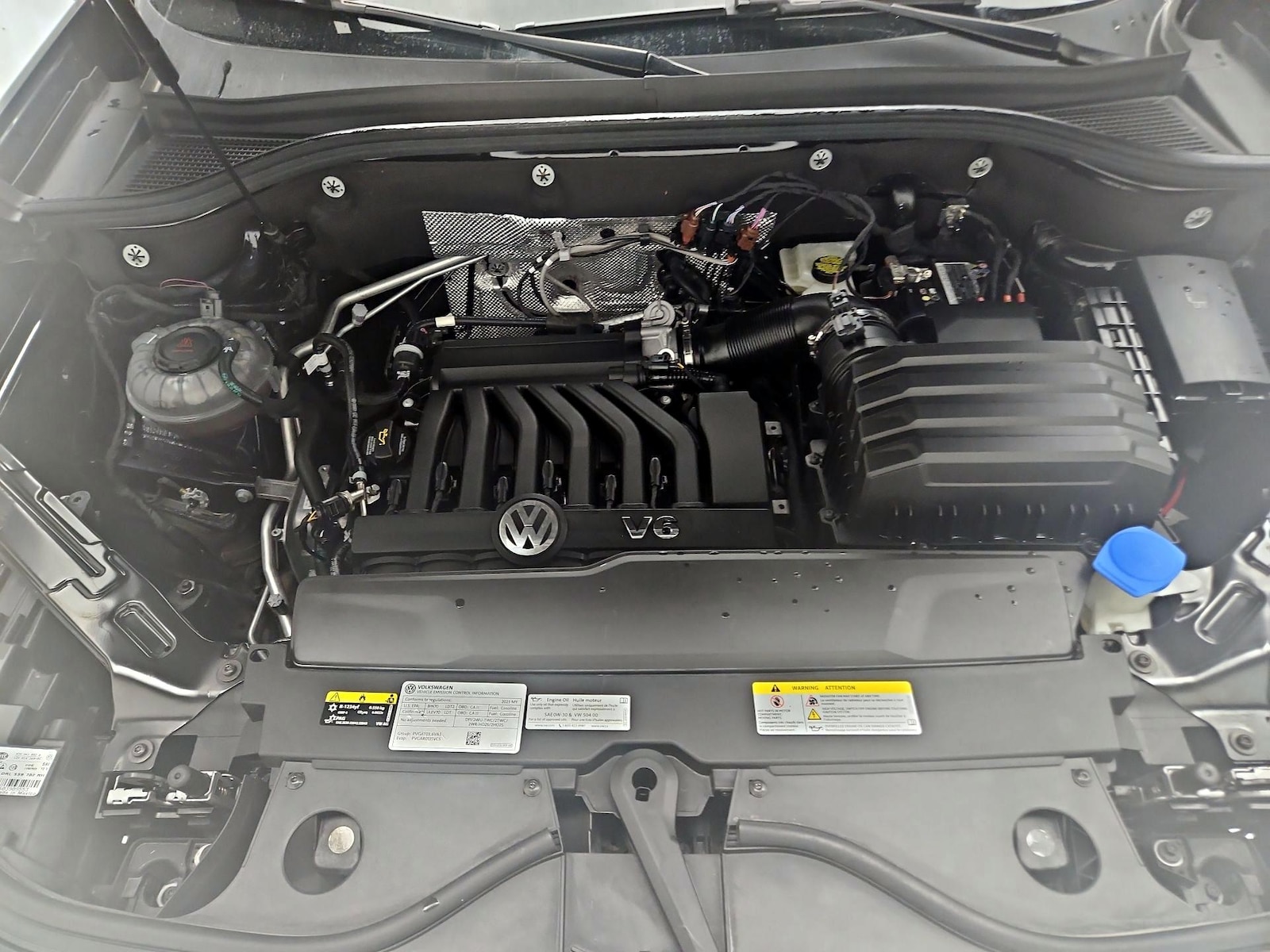 2023 Volkswagen Atlas Cross Sport SEL Premium R-Line - Photo 25