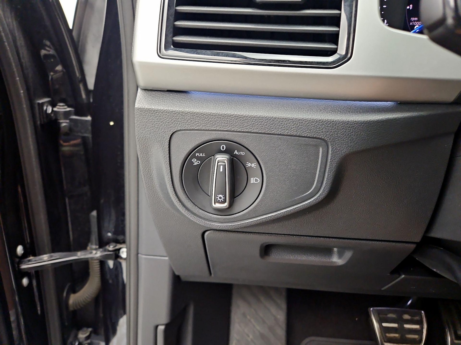 2023 Volkswagen Atlas Cross Sport SEL Premium R-Line - Photo 14