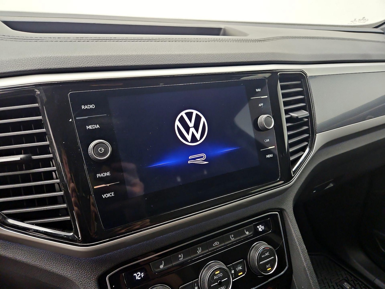 2023 Volkswagen Atlas Cross Sport SEL Premium R-Line - Photo 16