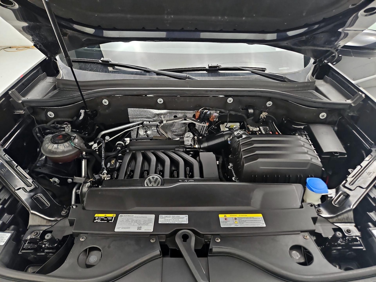 2023 Volkswagen Atlas Cross Sport SEL Premium R-Line - Photo 23