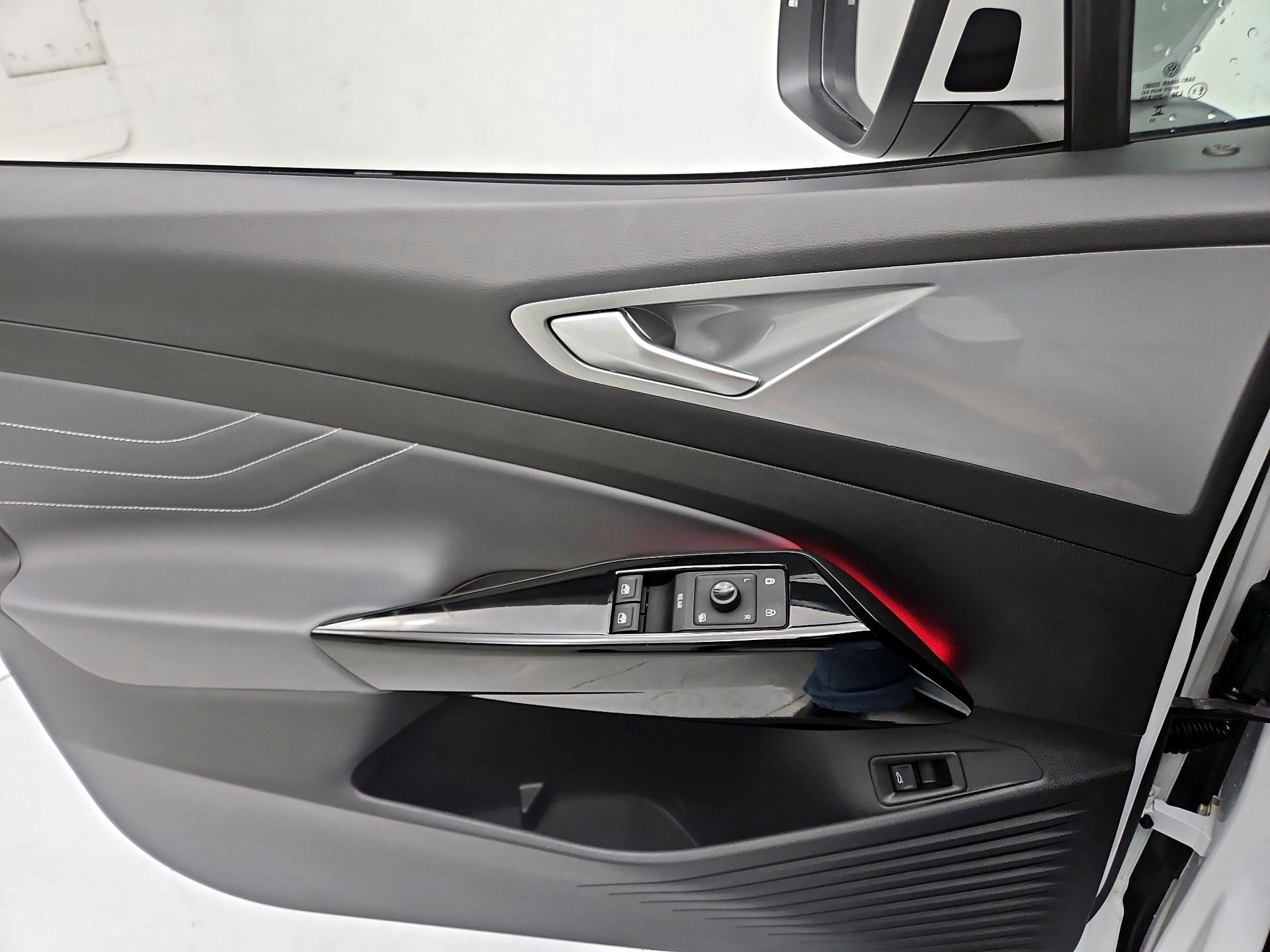 Thumbnail: 2023 Volkswagen ID.4 - 12