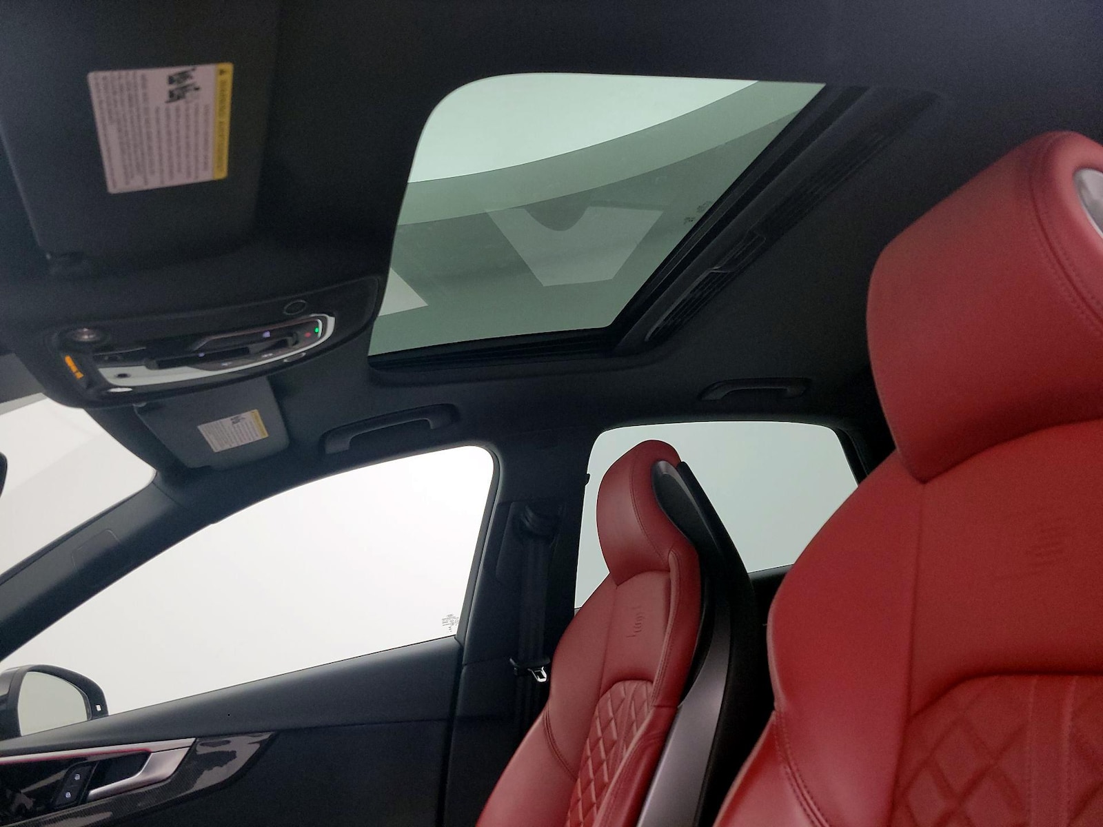 Sunroof(s) & Overhead Airbags