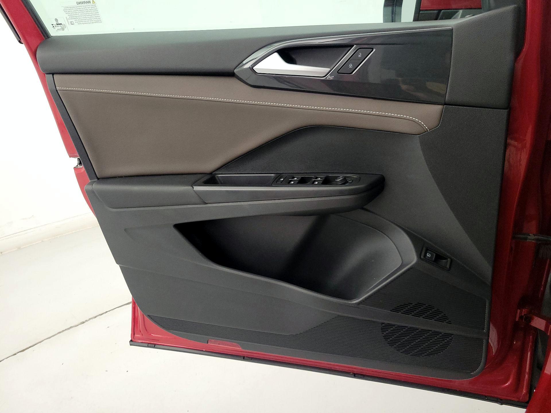 Thumbnail: 2023 Volkswagen Taos - 12