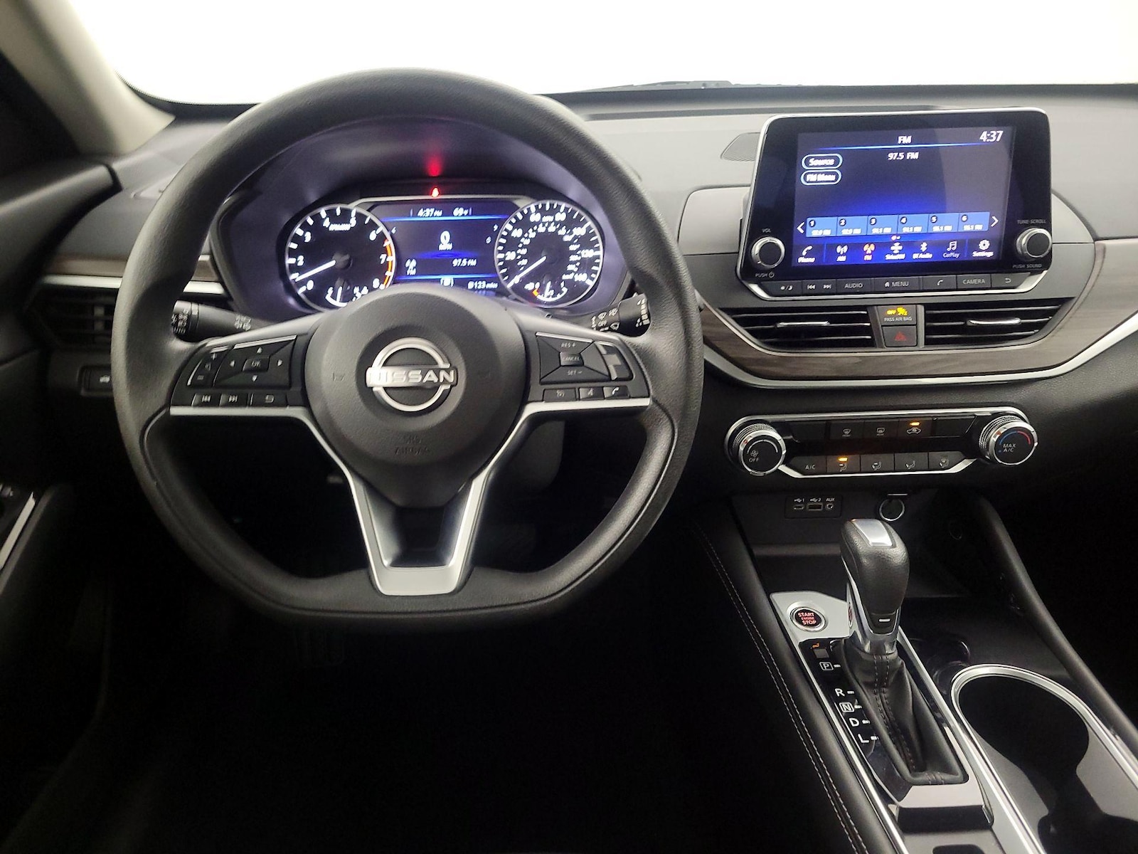 2023 Nissan Altima SV - Photo 11