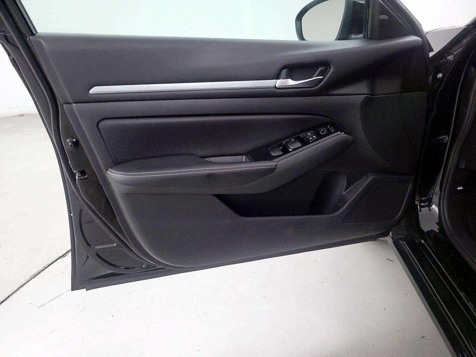2023 Nissan Altima SV - Photo 13