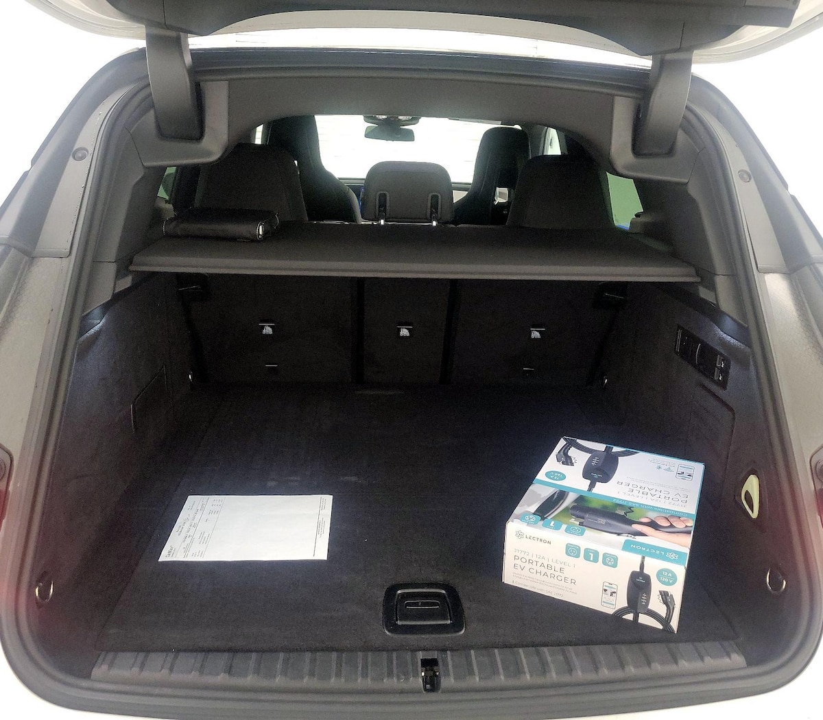 Trunk/Cargo (Seats Up)