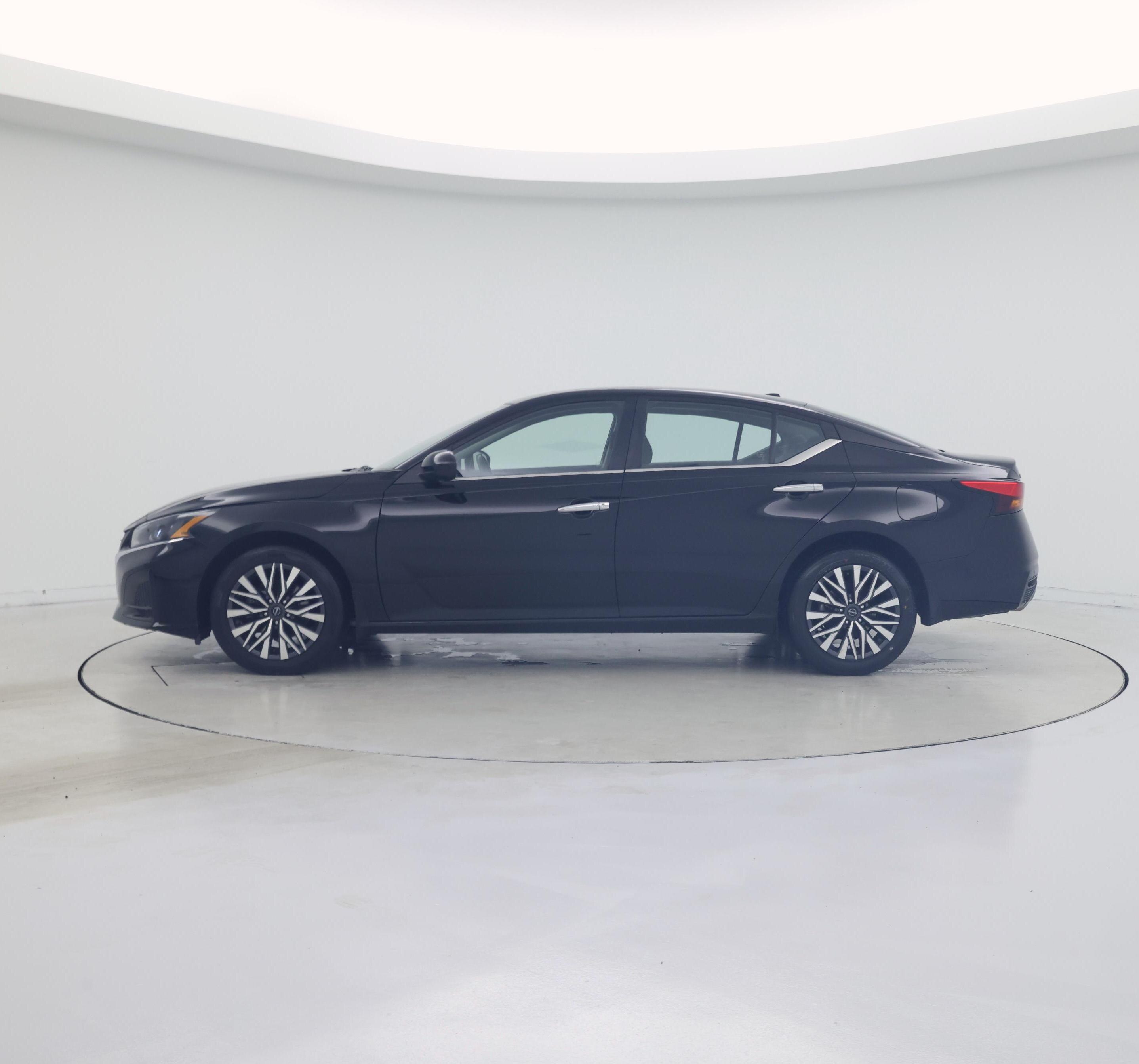 Thumbnail: 2024 Nissan Altima - 3