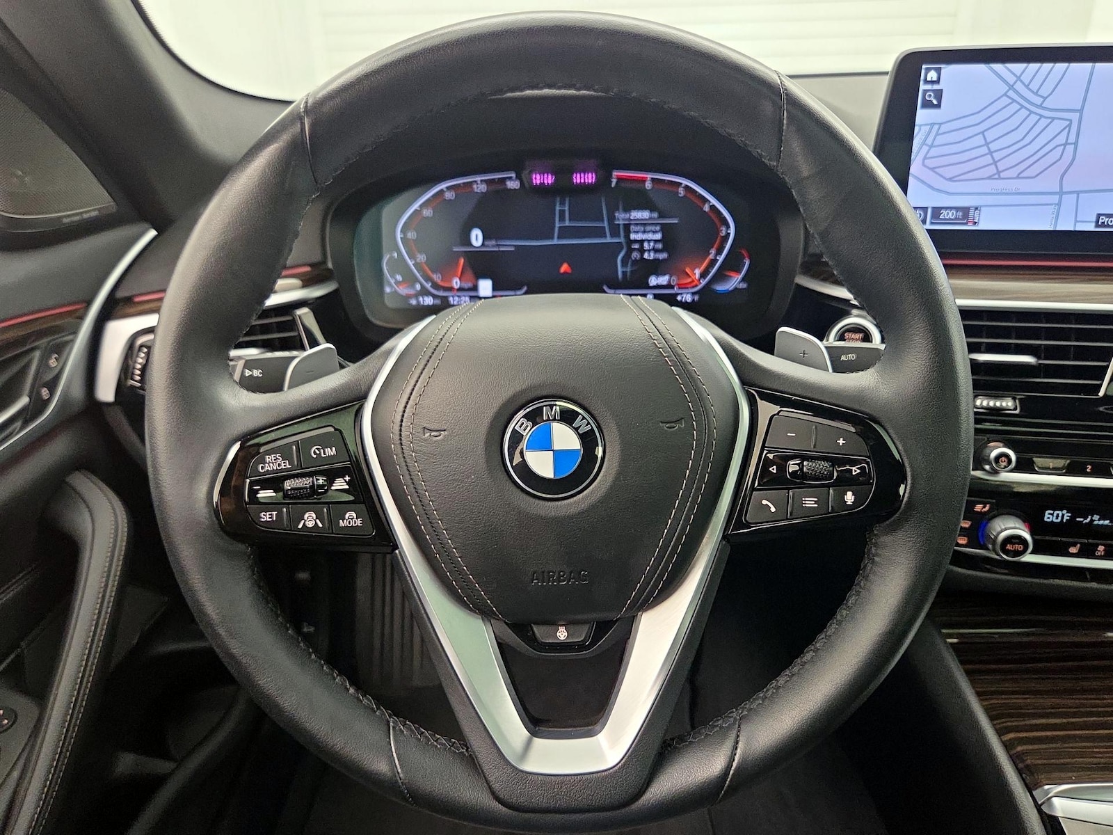 2023 BMW 5 Series 530i - Photo 11