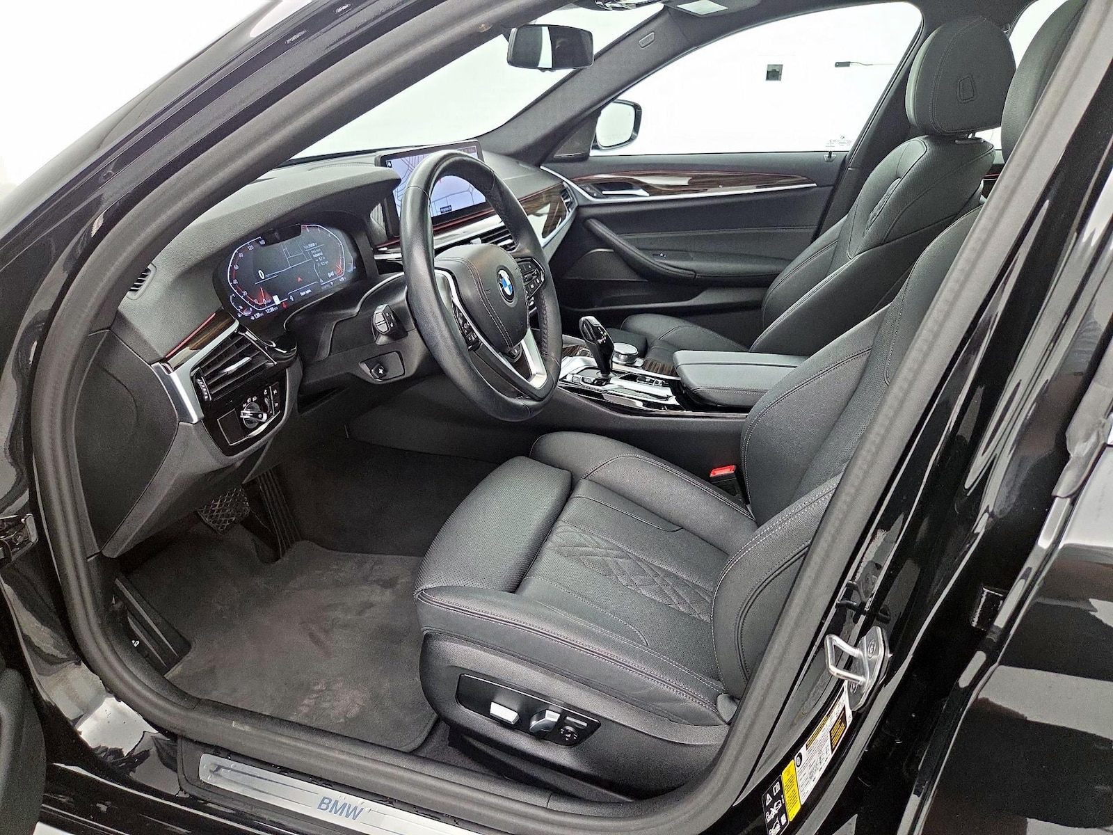 2023 BMW 5 Series 530i - Photo 12