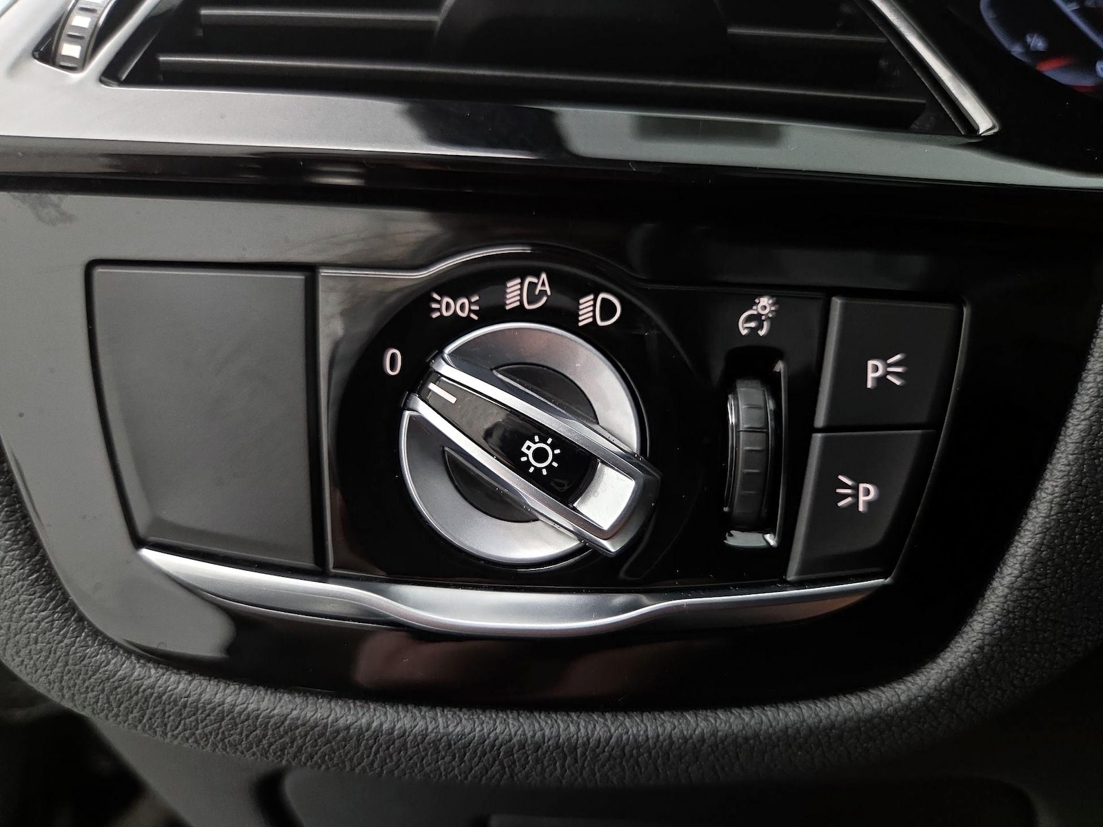 2023 BMW 5 Series 530i - Photo 14