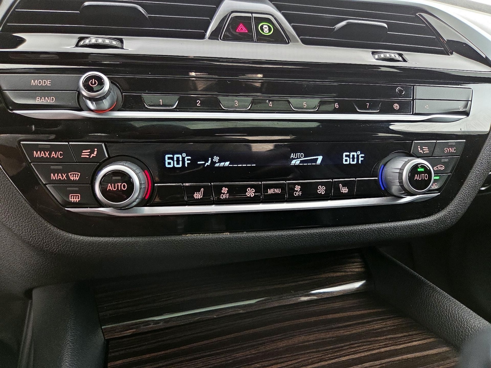 2023 BMW 5 Series 530i - Photo 18